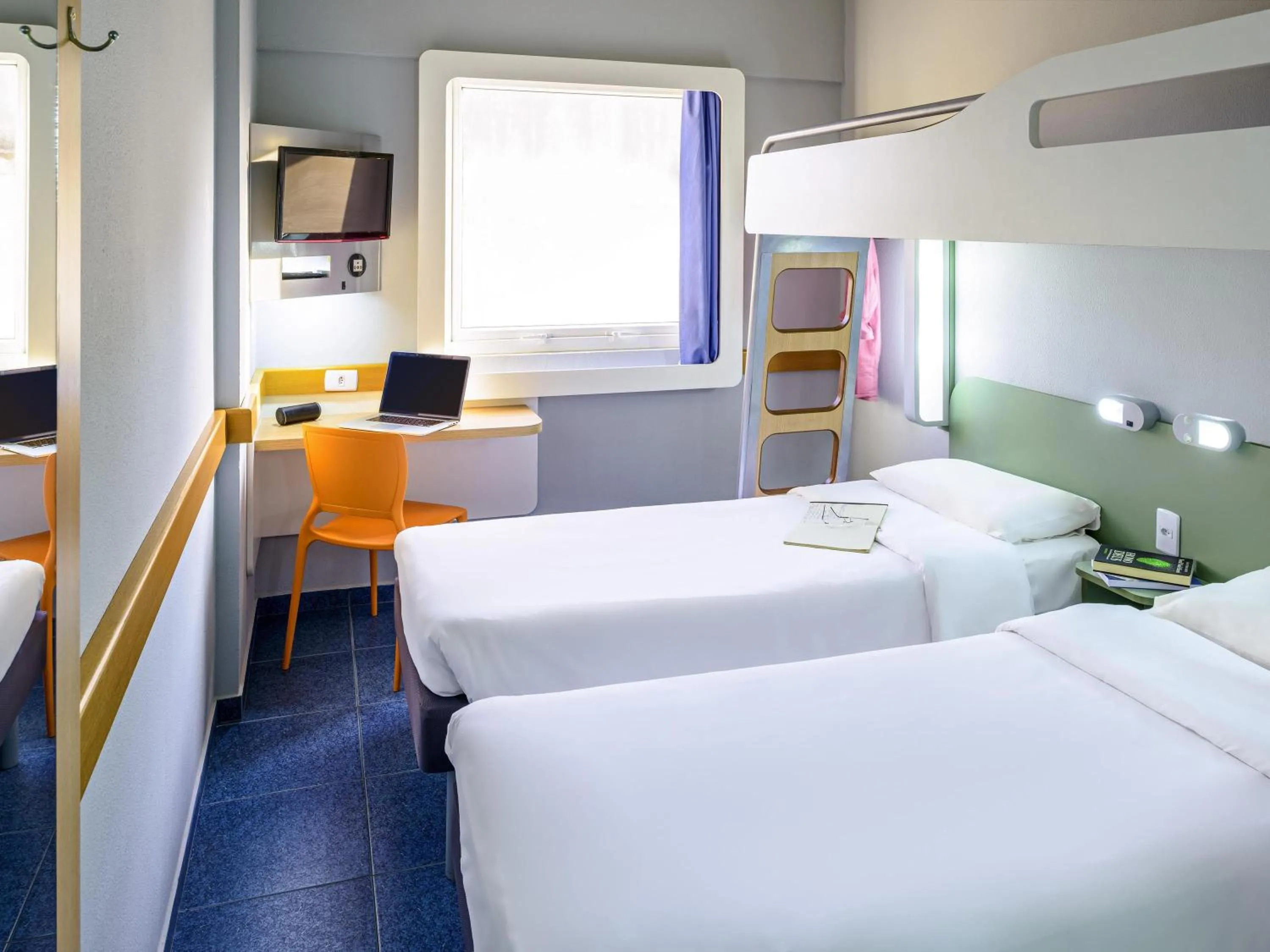 Bedroom, Bed in ibis budget Belem