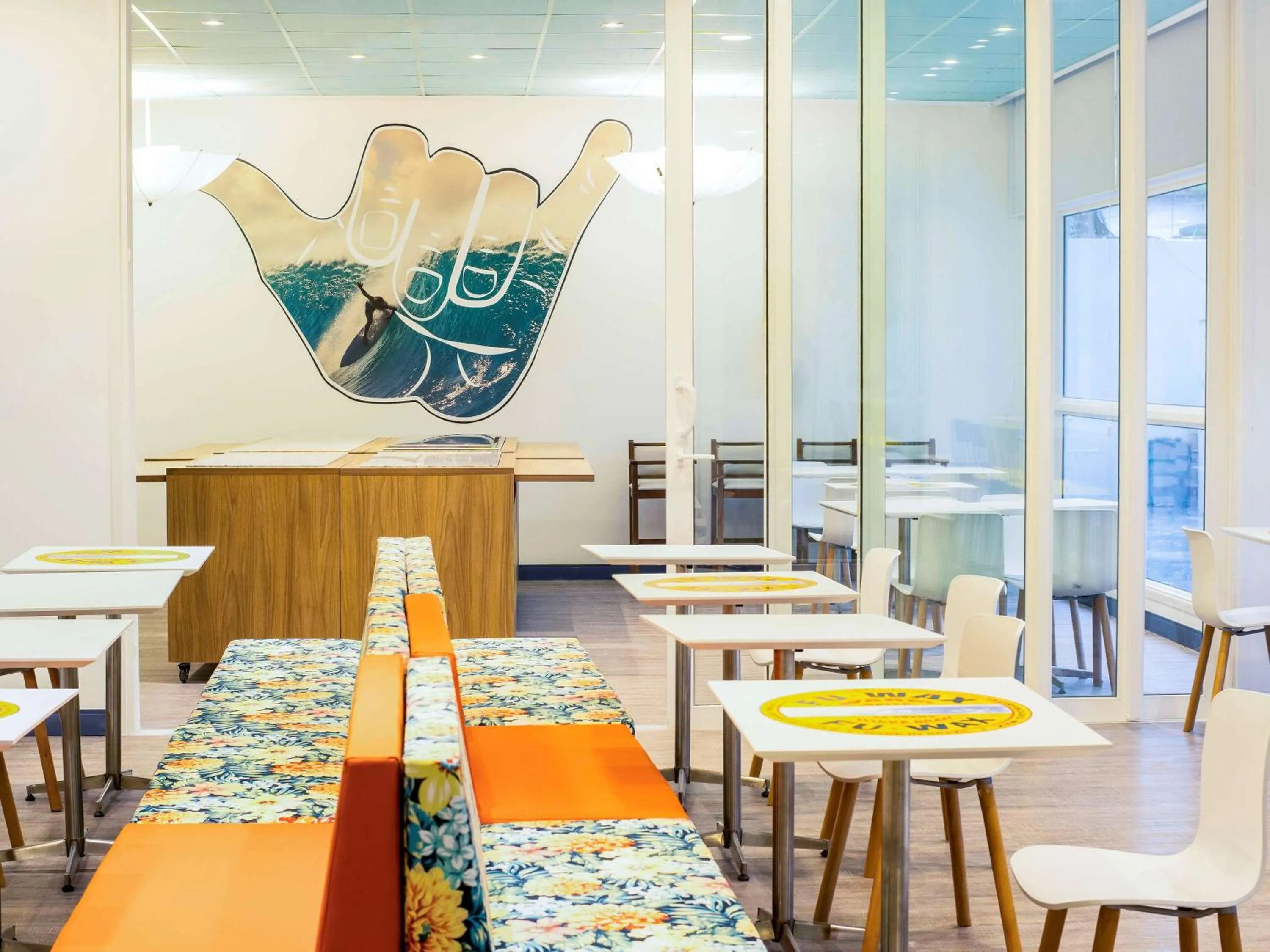 Restaurant/places to eat in Delphin Surf Hotel