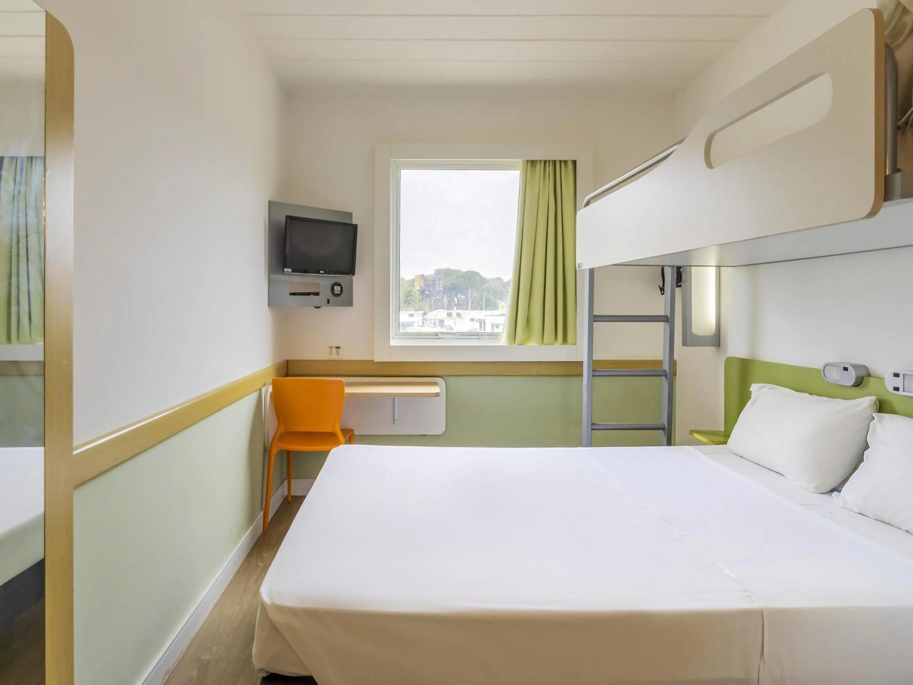 Bedroom, Bed in ibis budget Piracicaba