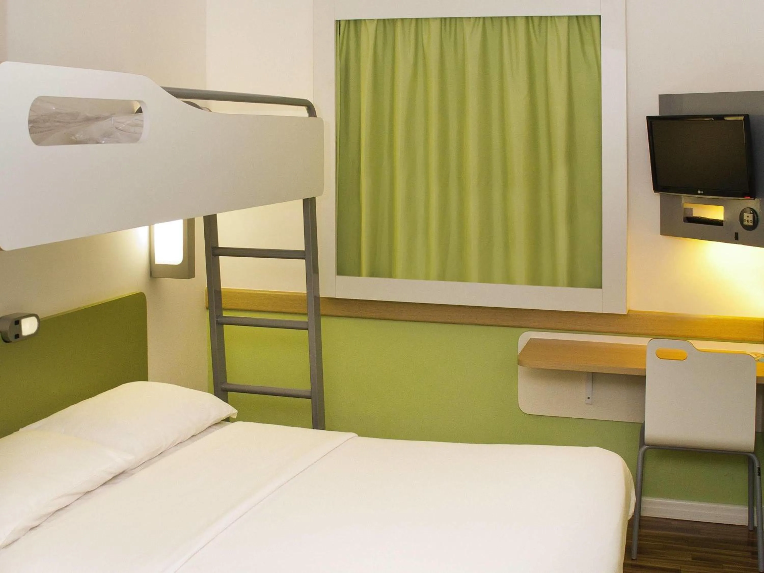 Bedroom, Bed in ibis budget Piracicaba