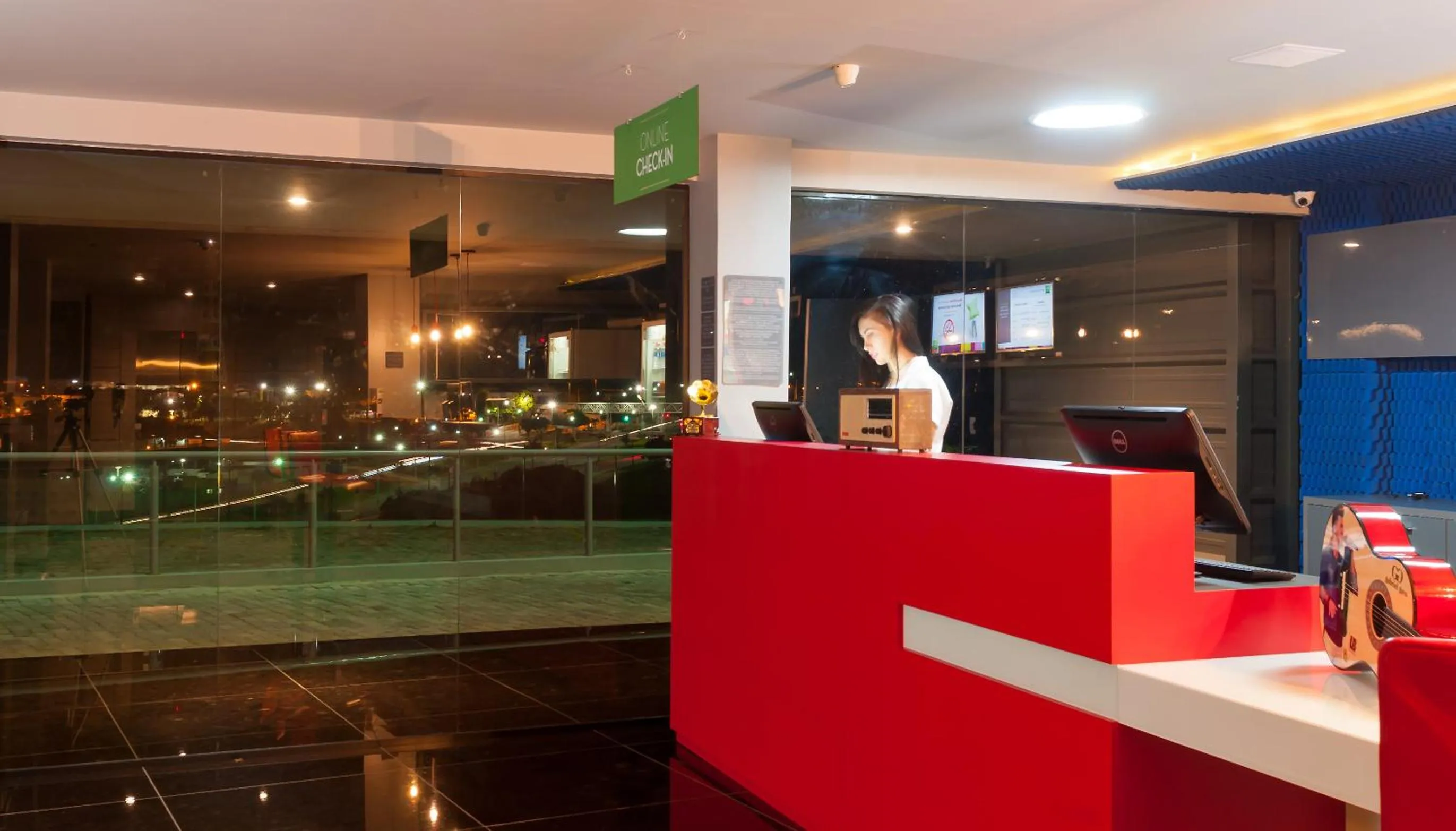 Lobby or reception in ibis Styles Sao Mateus