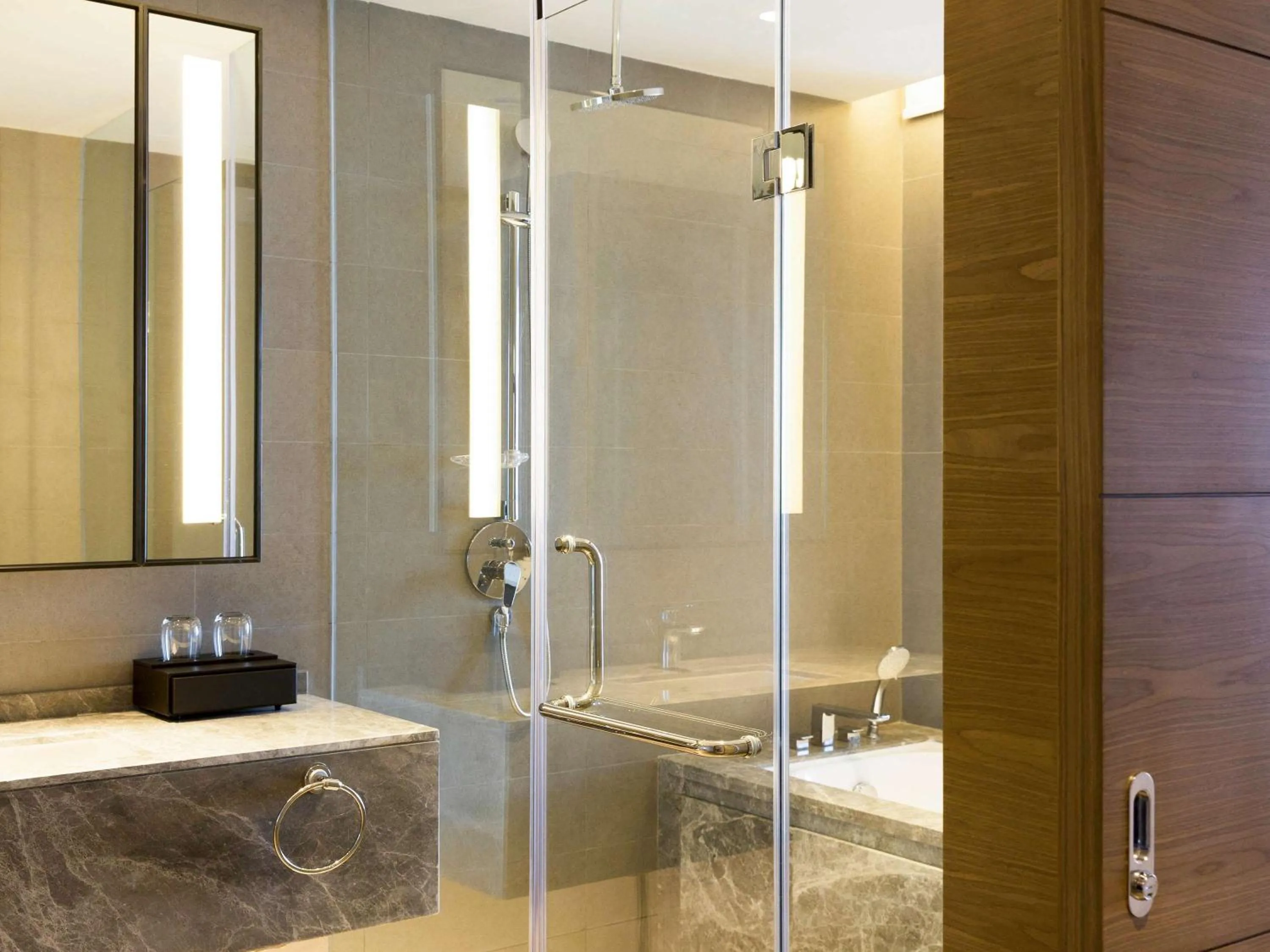 Photo of the whole room, Bathroom in Novotel Rizhao Suning