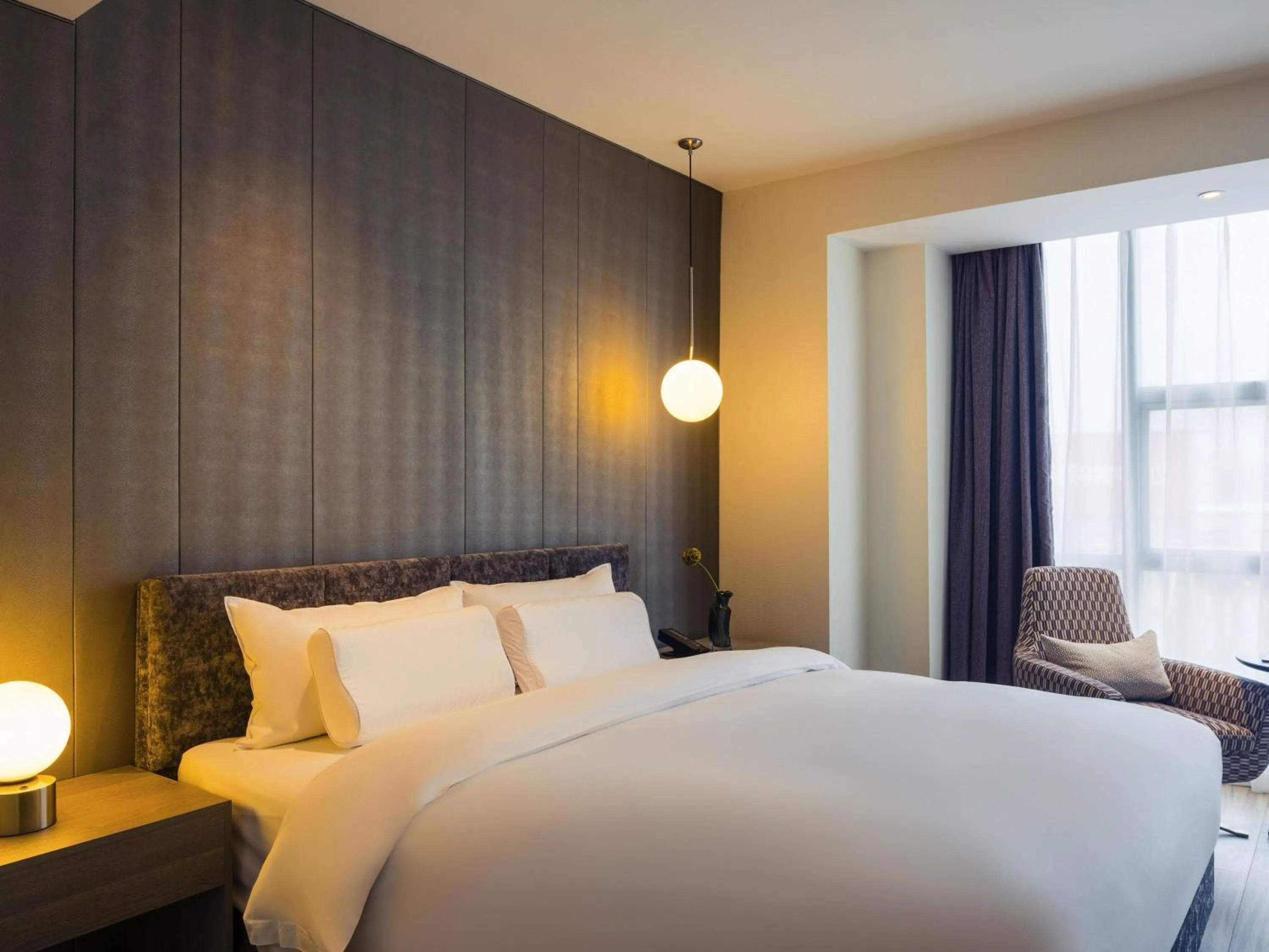 Bedroom, Bed in Mercure Shanghai Hongqiao South
