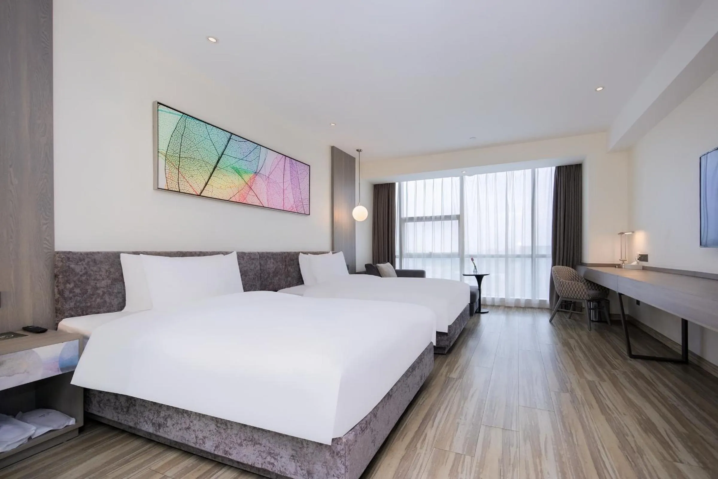 Property building, Bed in Mercure Shanghai Hongqiao South