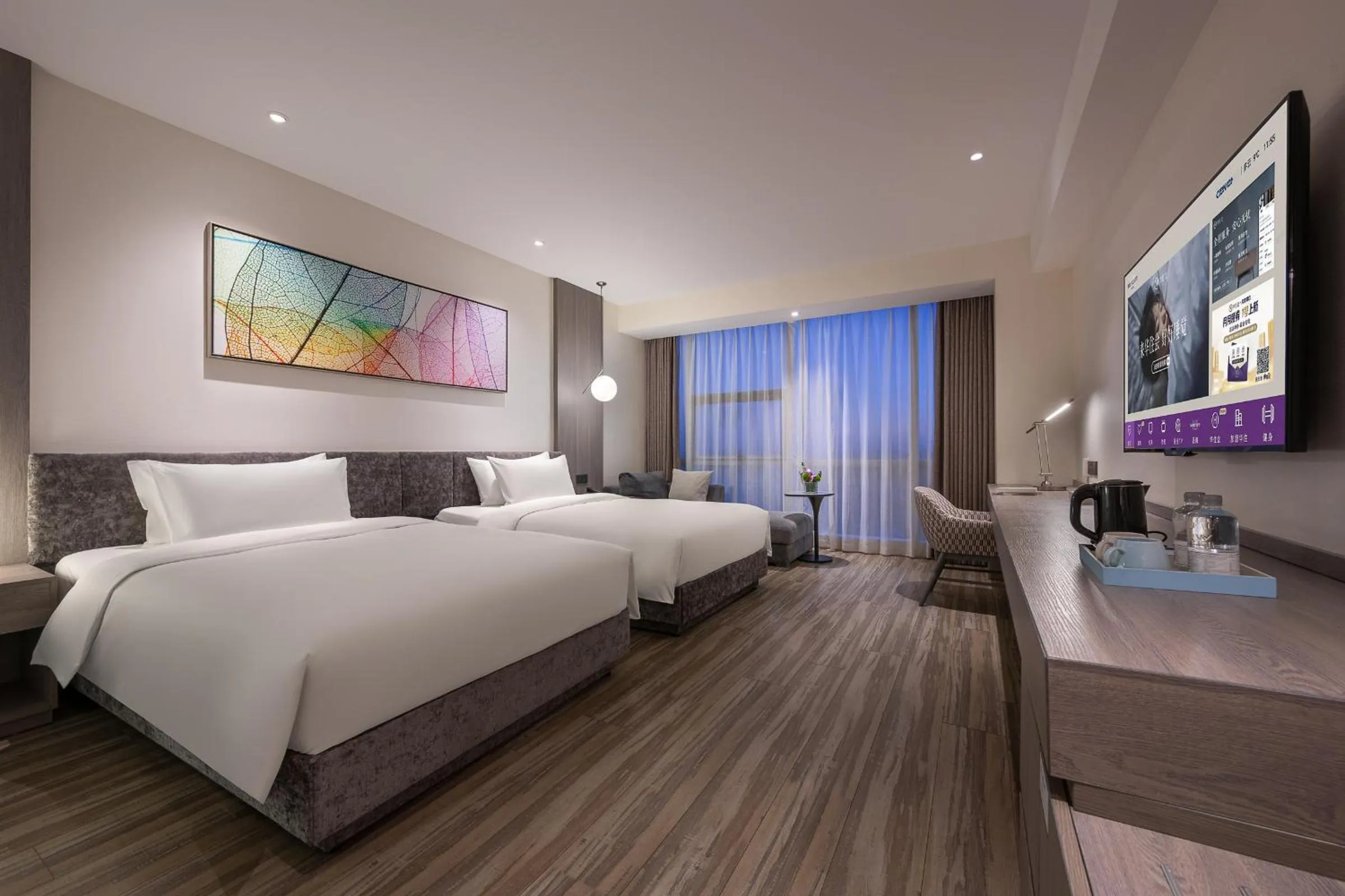 Photo of the whole room, Bed in Mercure Shanghai Hongqiao South