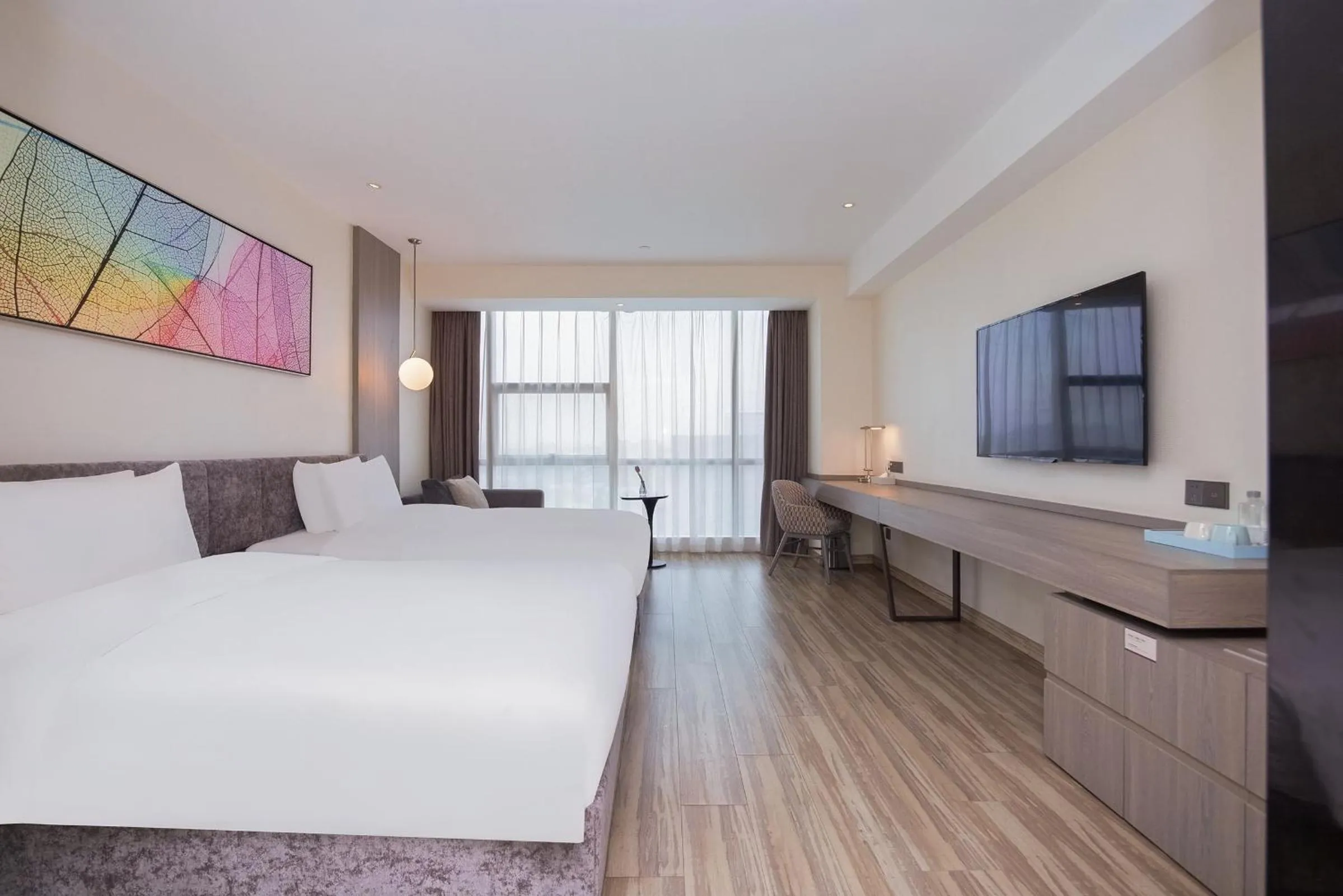Photo of the whole room, Bed in Mercure Shanghai Hongqiao South