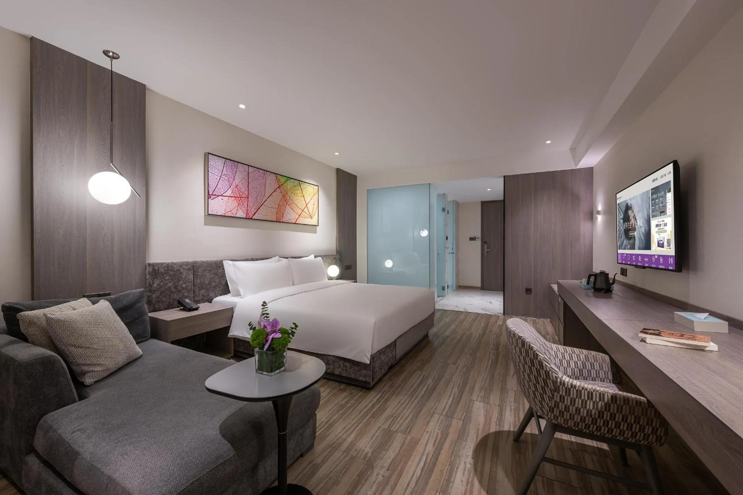 Photo of the whole room, Bed in Mercure Shanghai Hongqiao South