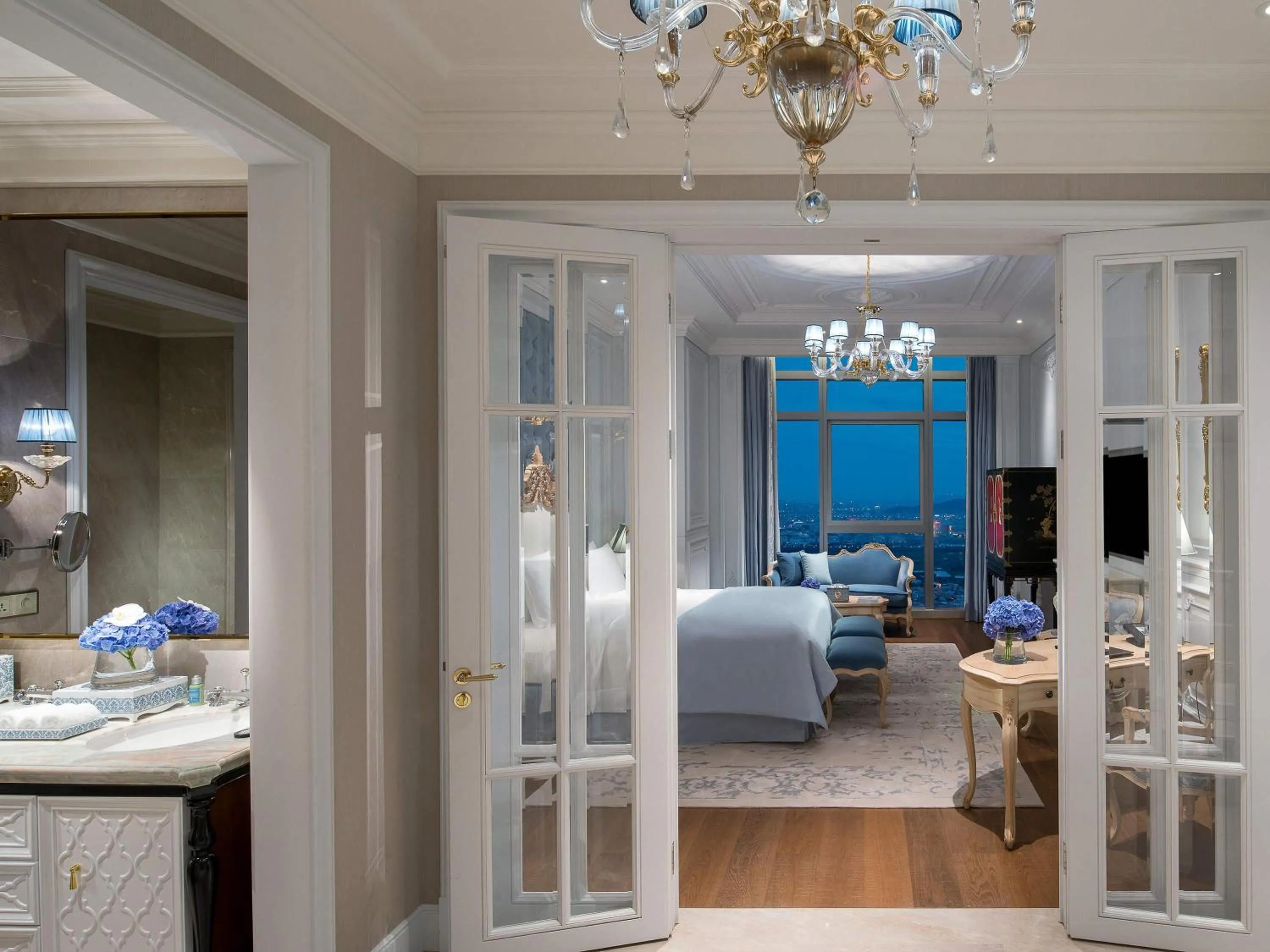 Luxury Premium Room French Style (King bed) in Sofitel Foshan Shunde