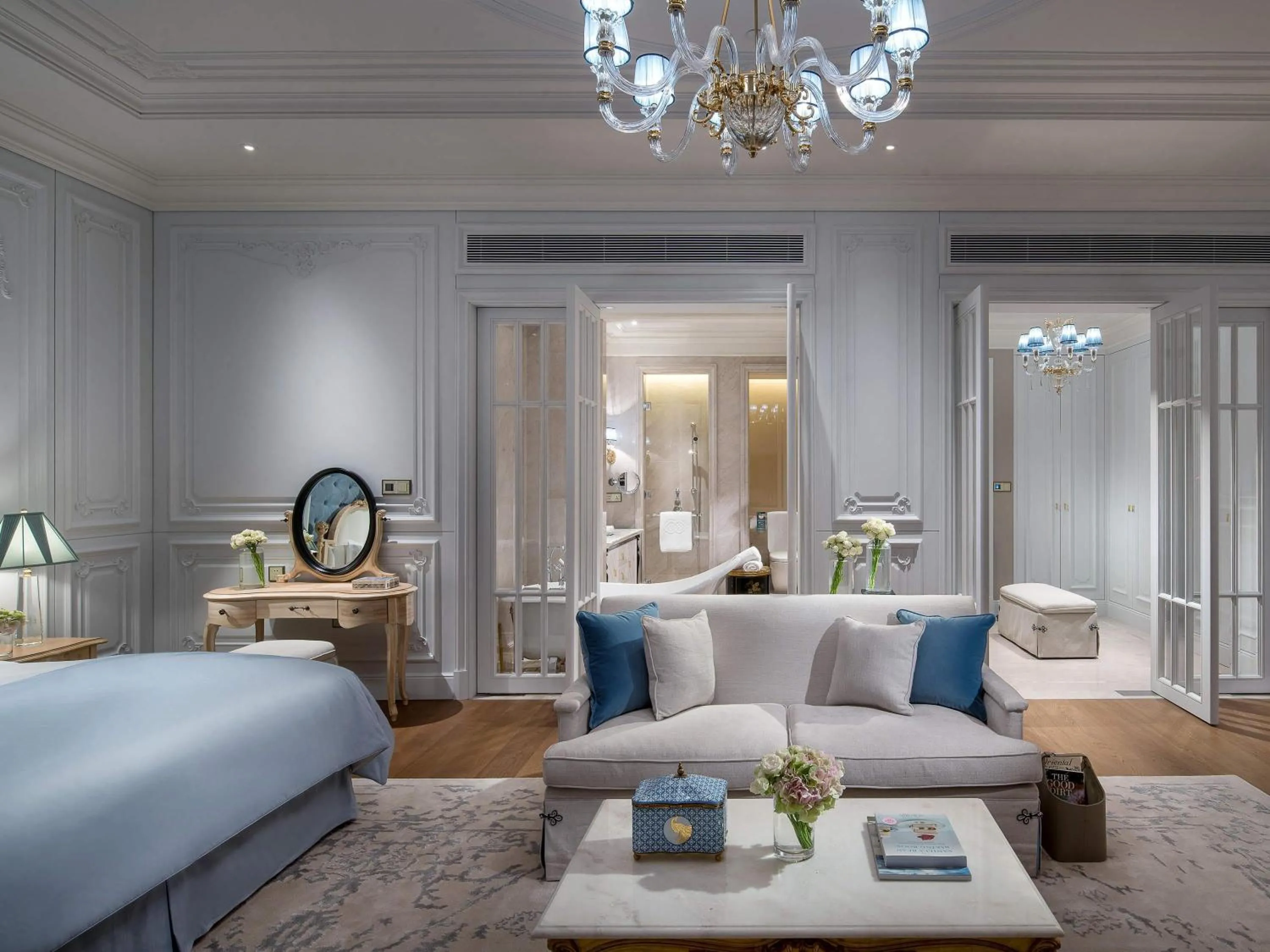 Photo of the whole room, Bed in Sofitel Foshan Shunde