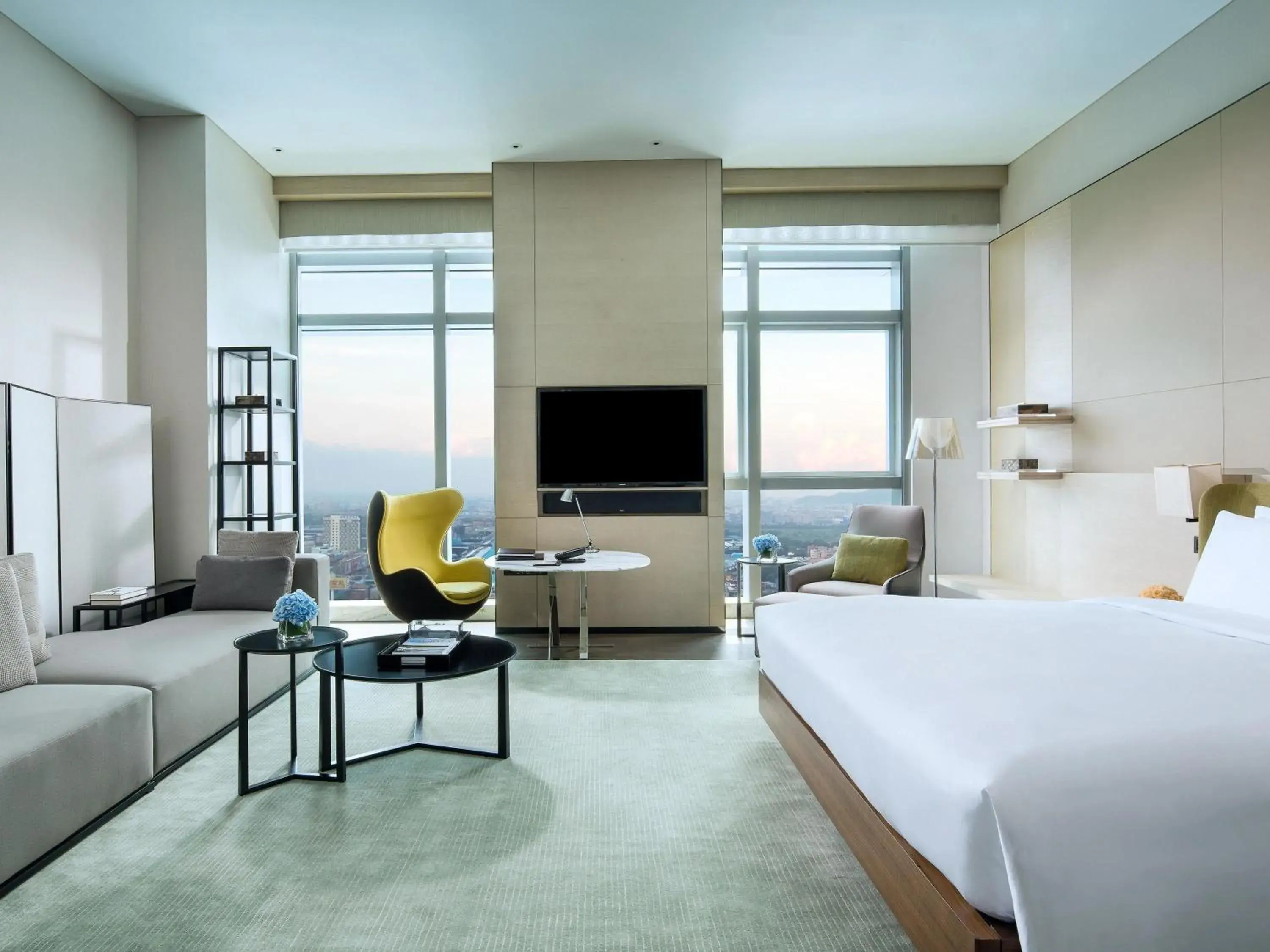 Luxury Premium Room Modern Style (King bed) in Sofitel Foshan Shunde Luxury Premium Room Modern Style (King bed) in Sofitel Foshan Shunde