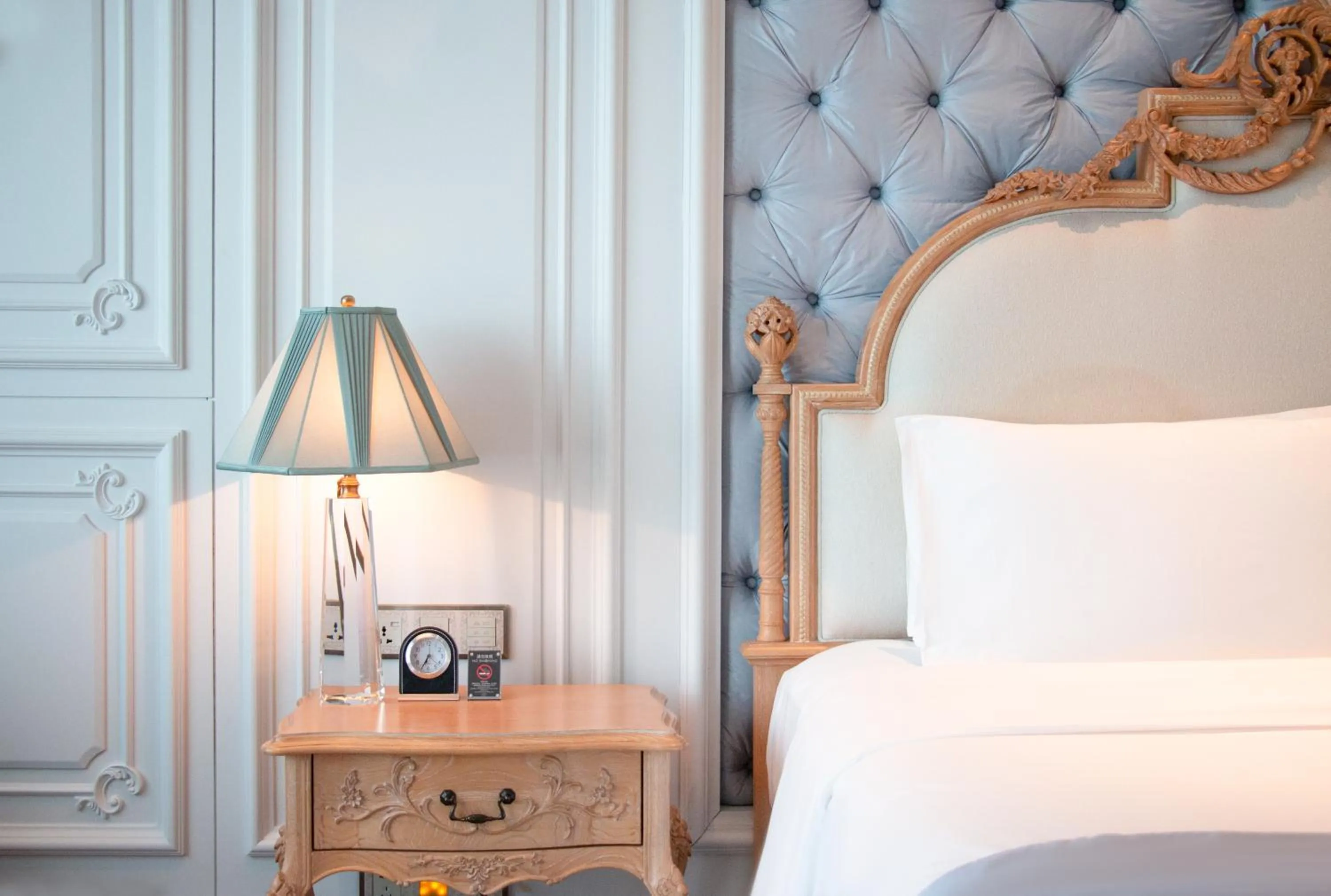 Bed in Sofitel Foshan Shunde