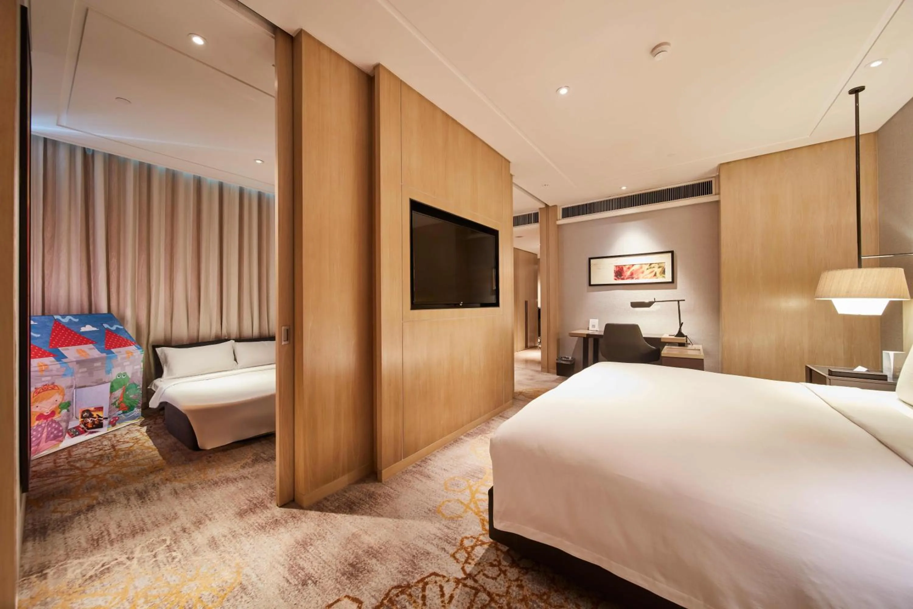 Family, Bed in Sofitel Kuala Lumpur Damansara