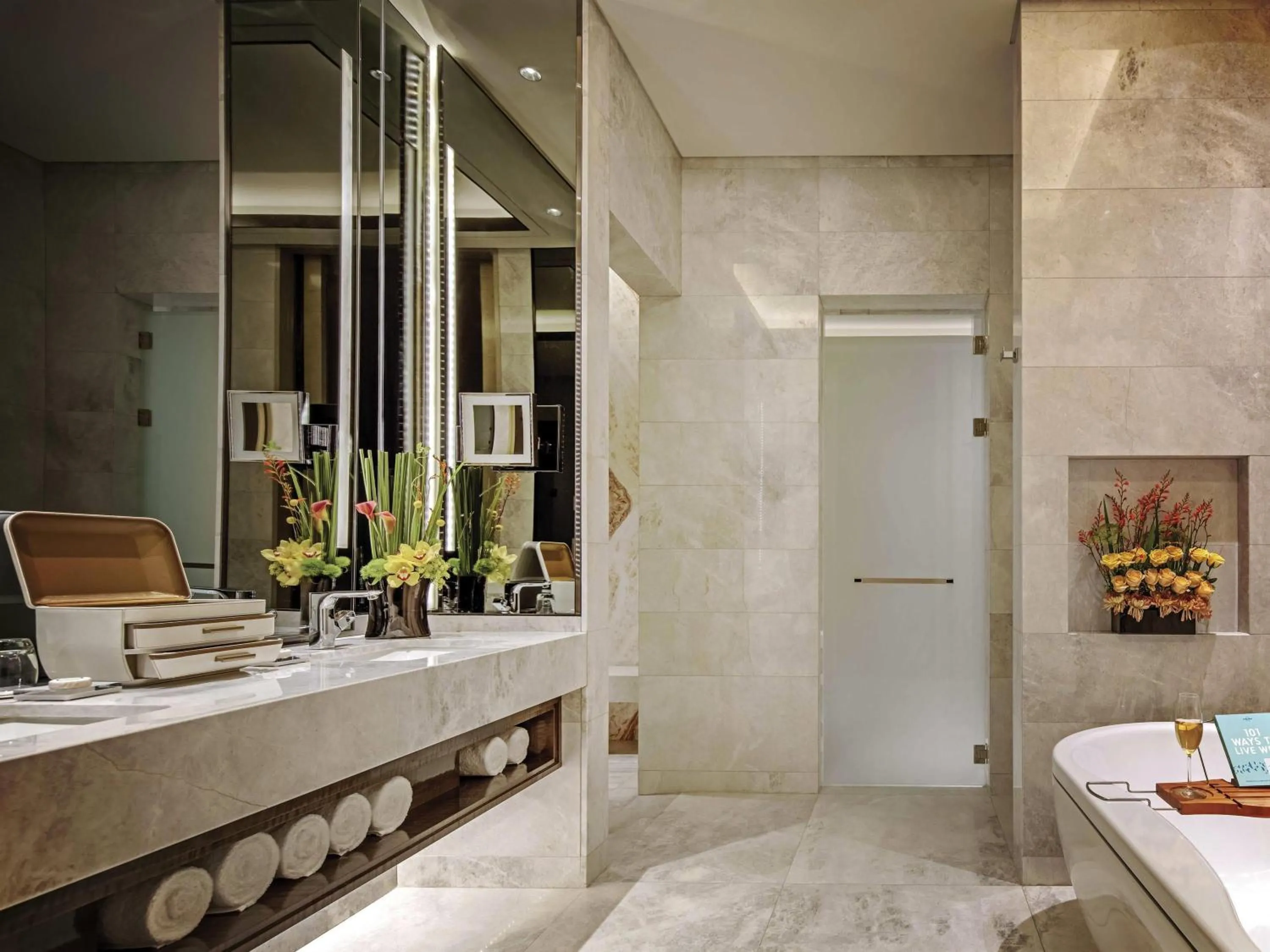 Bedroom in Sofitel Singapore City Centre