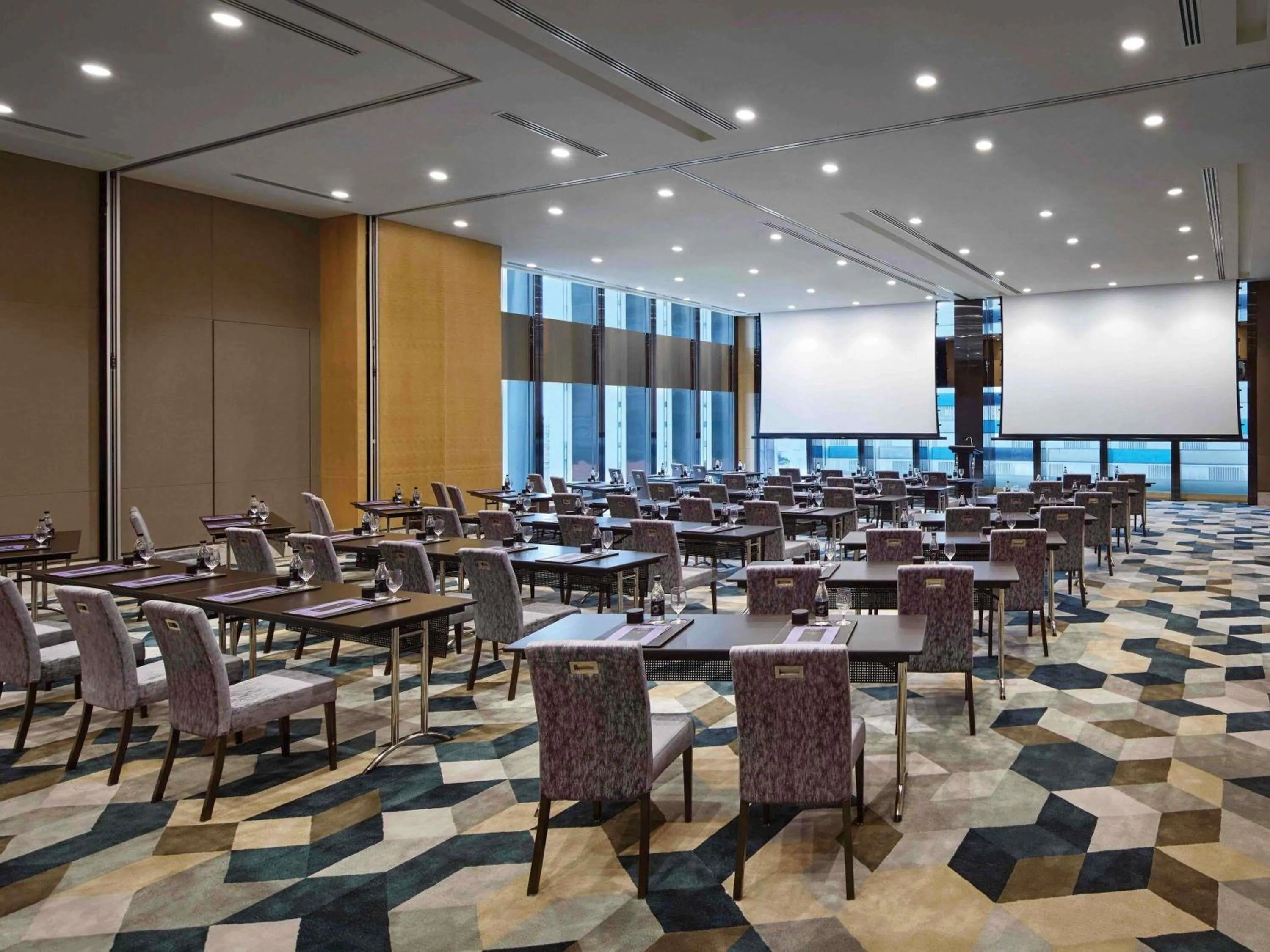 Meeting/conference room in Sofitel Singapore City Centre