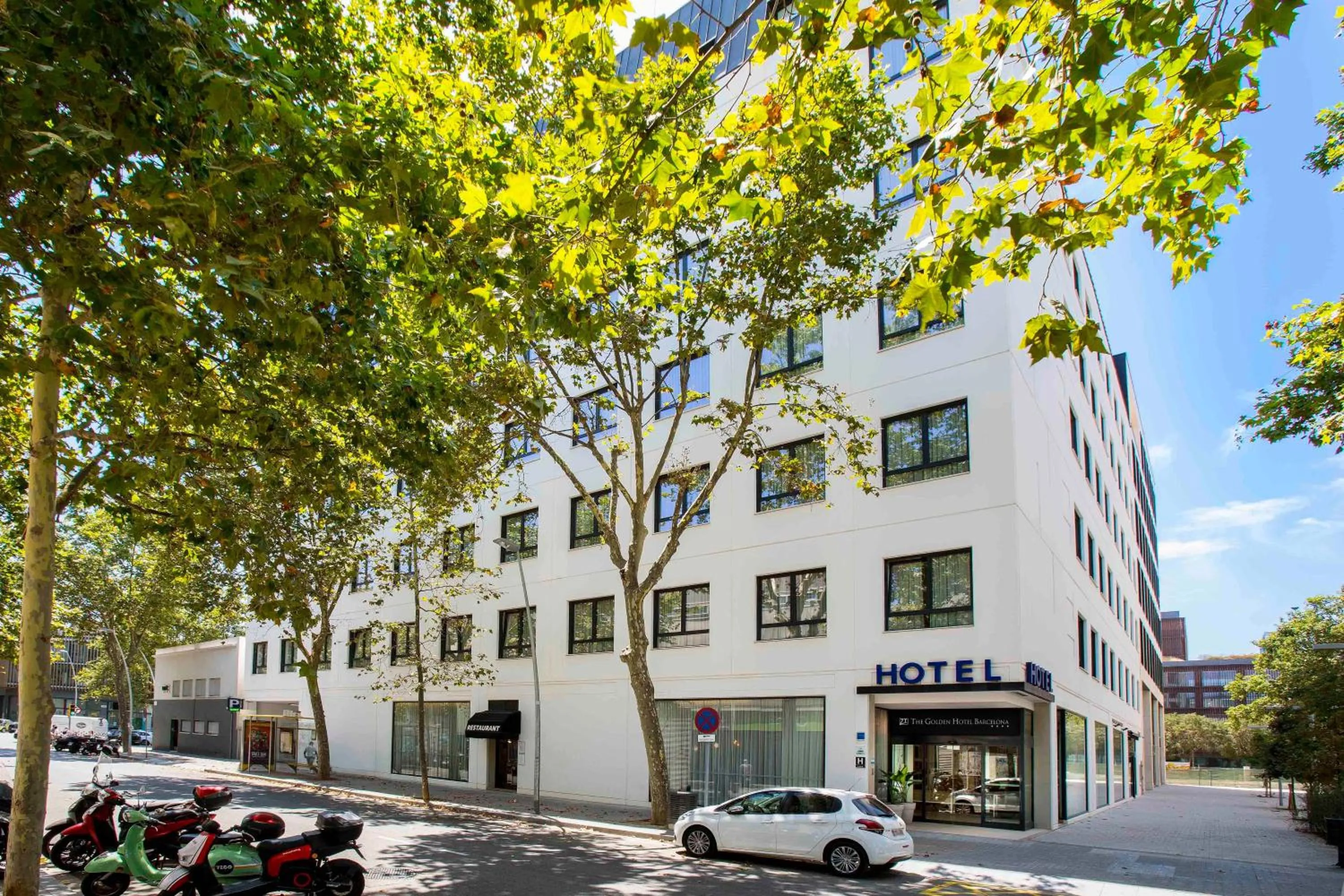 Property building in Golden Hotel Barcelona