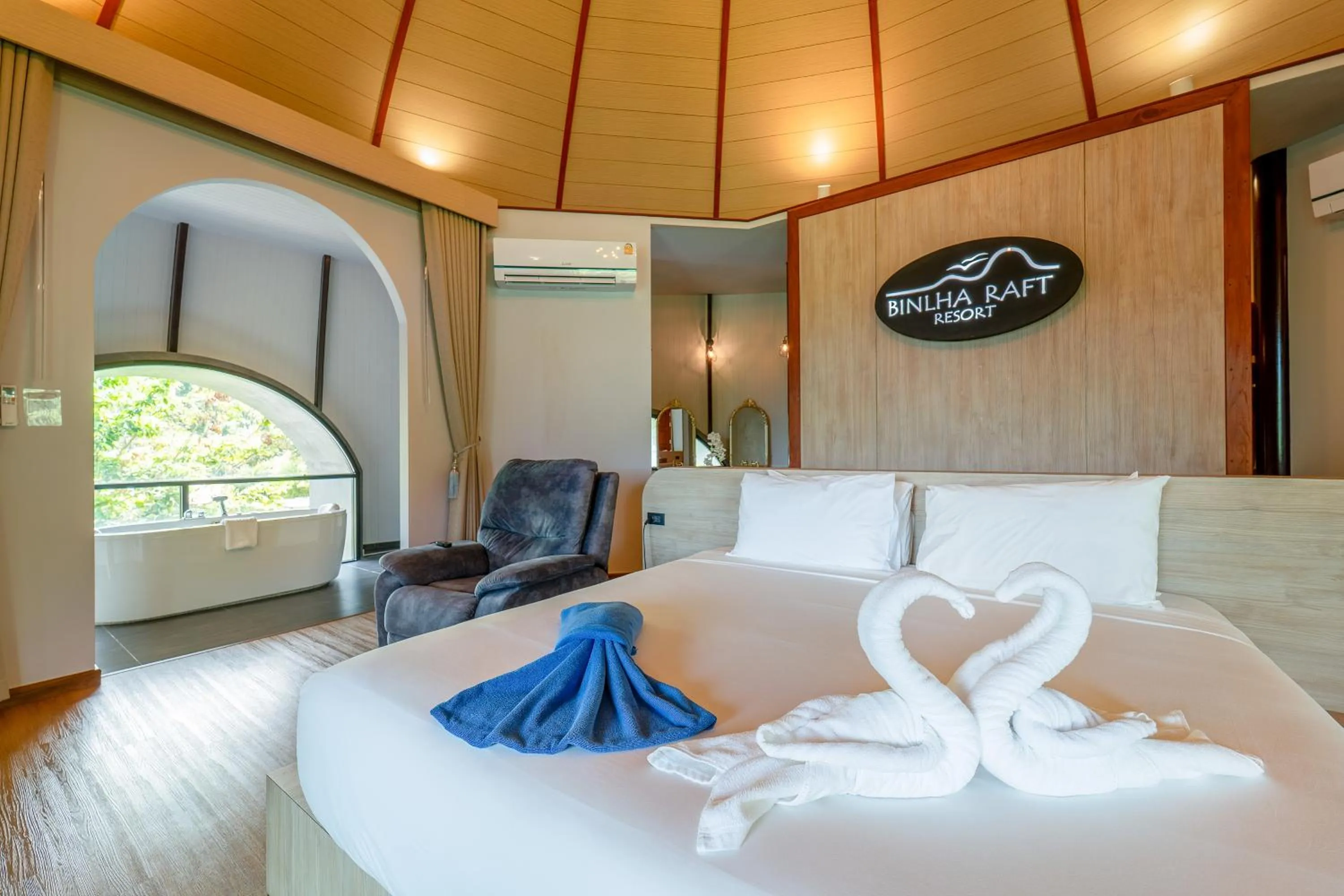 Bed in Binlha Raft Resort