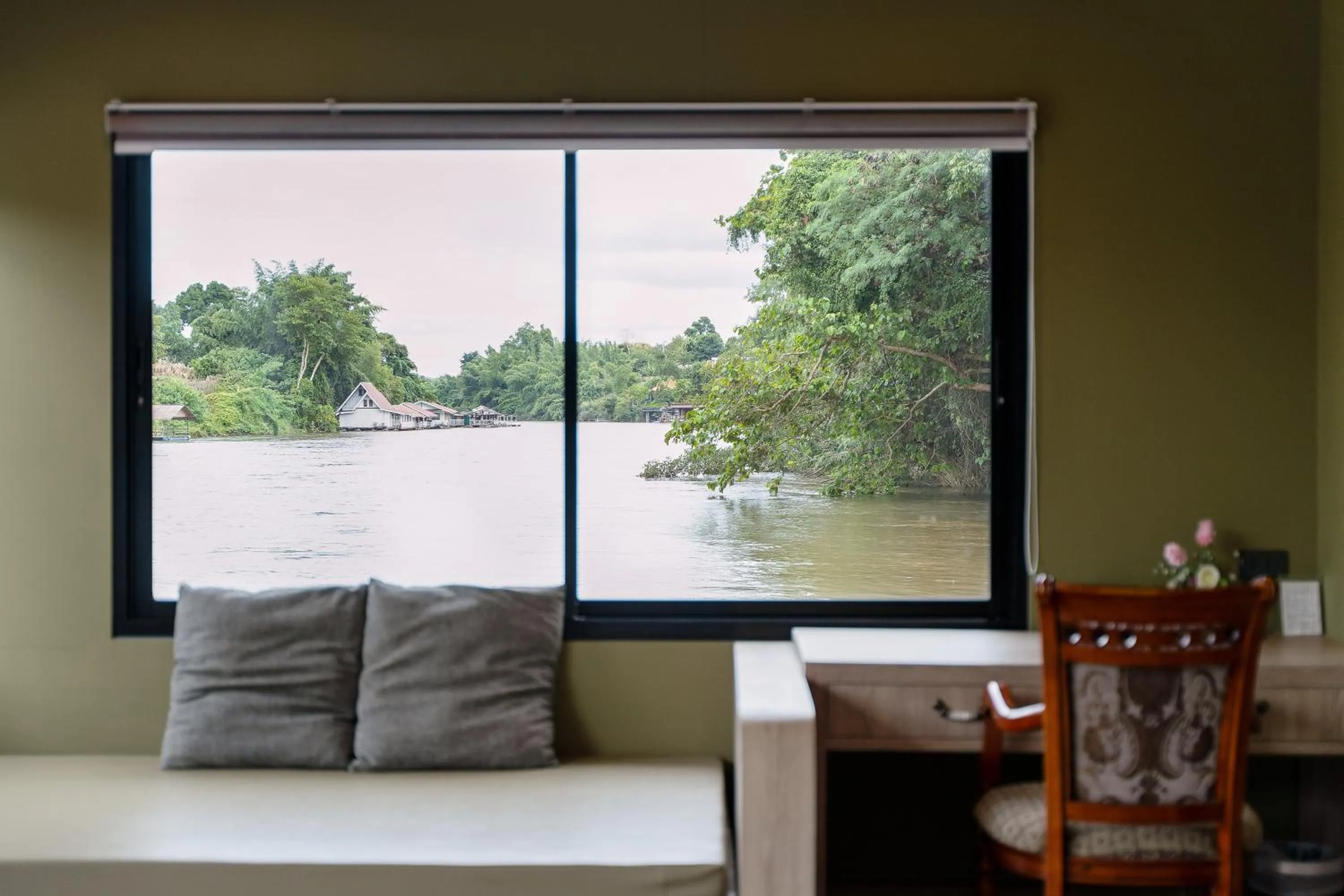 Living room in Binlha Raft Resort