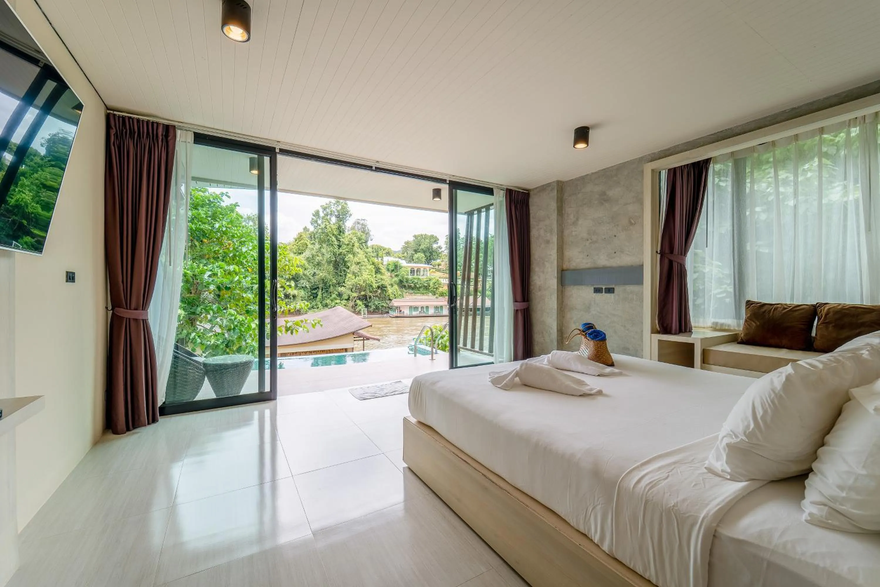 Bed in Binlha Raft Resort