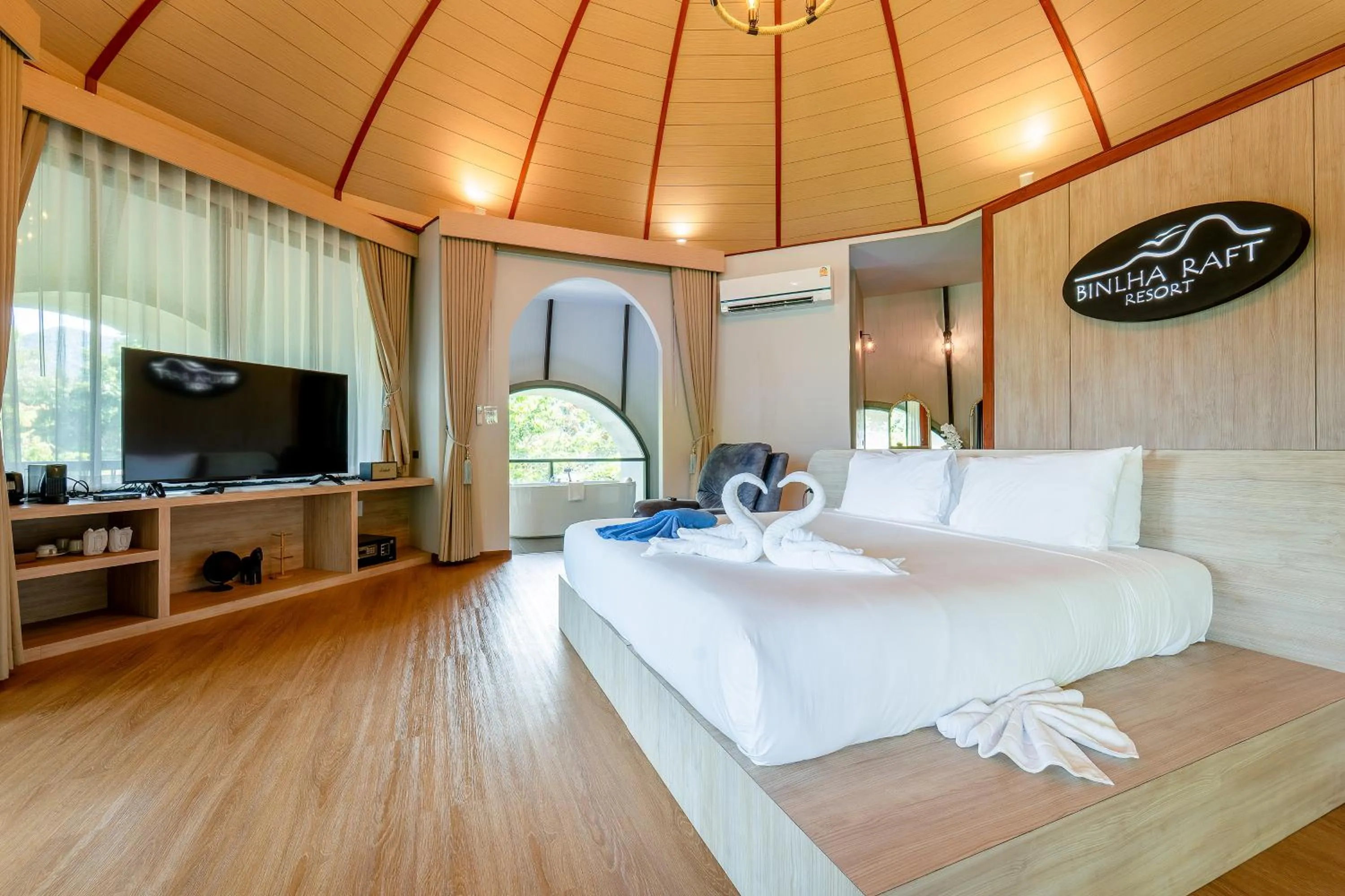 Bedroom, Bed in Binlha Raft Resort