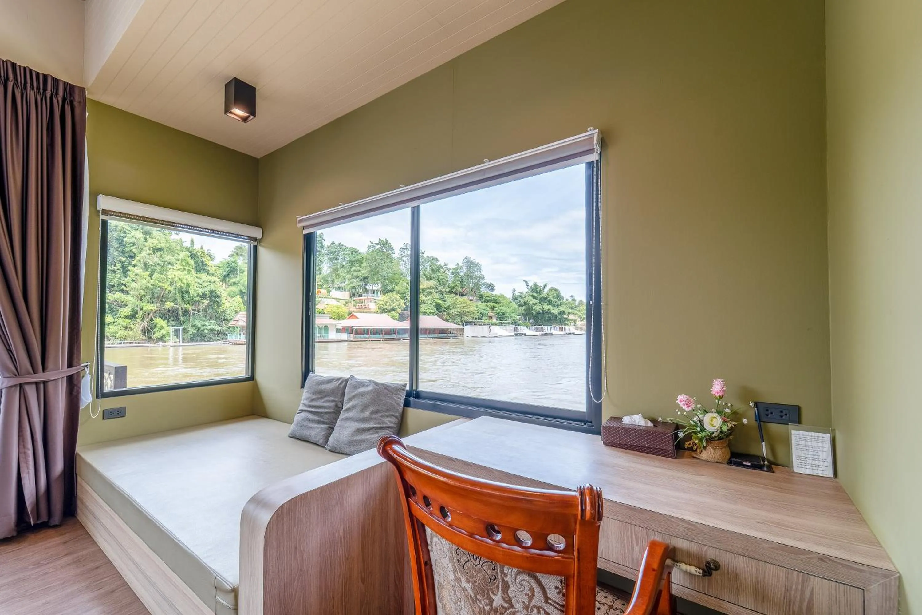 Living room, Bed in Binlha Raft Resort