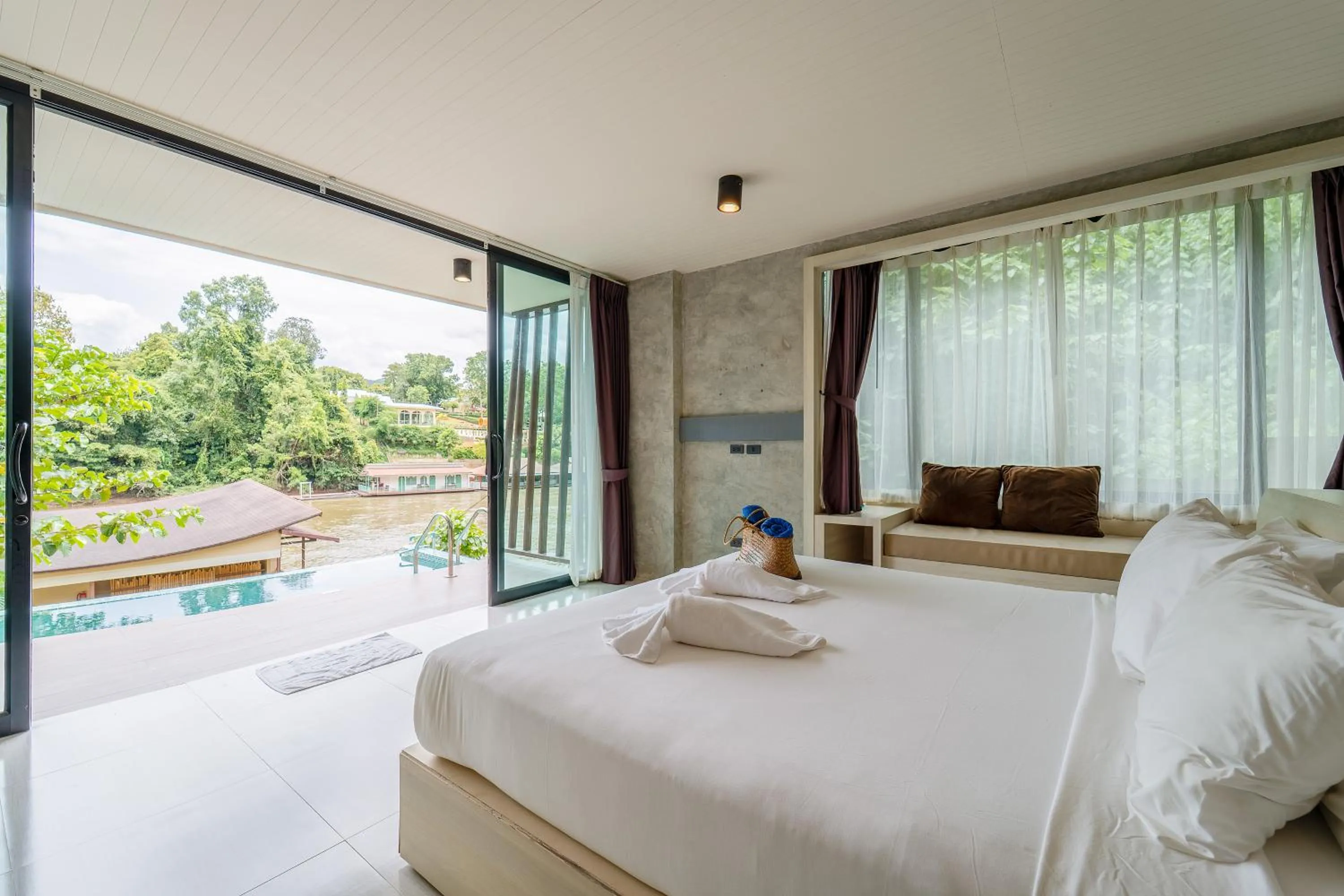Bedroom, Bed in Binlha Raft Resort