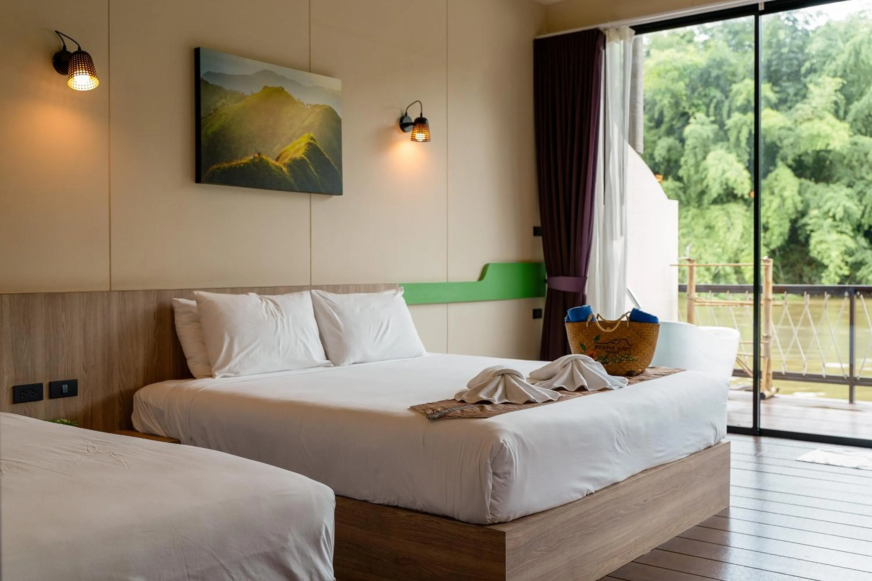 Bed in Binlha Raft Resort