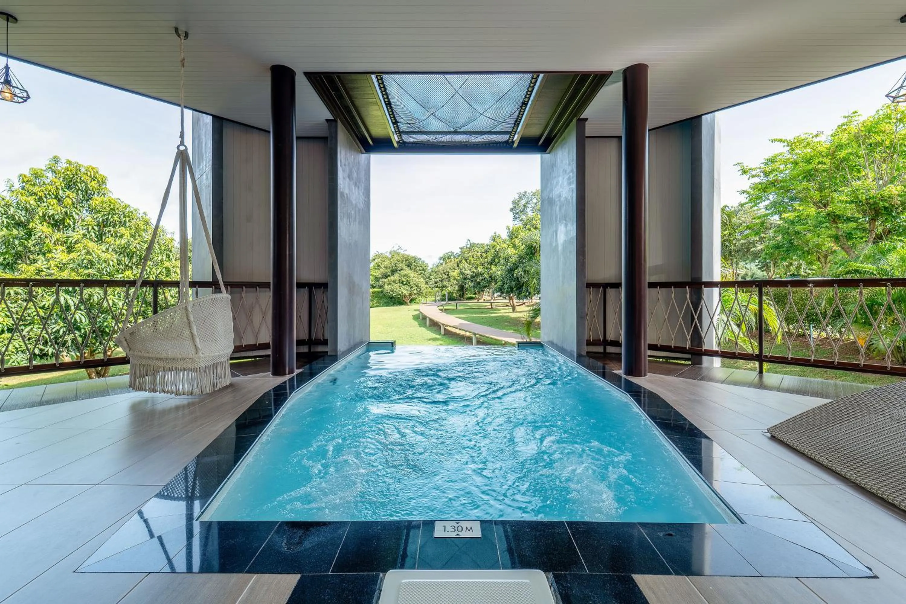 Swimming pool in Binlha Raft Resort
