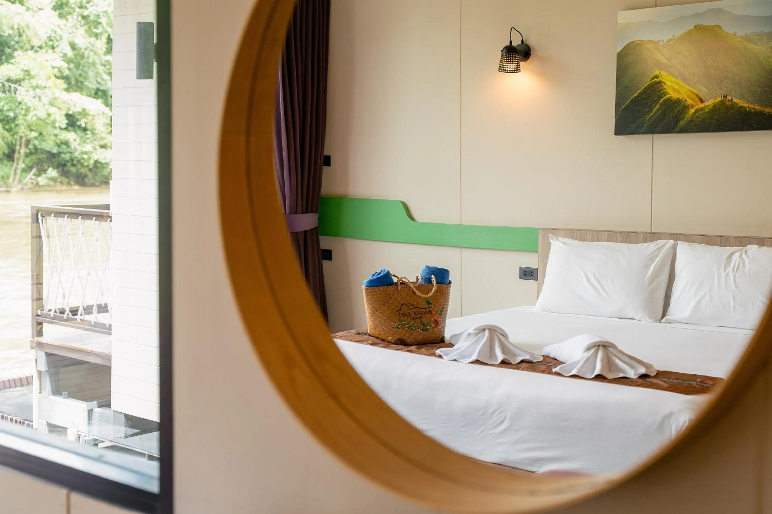 Bed in Binlha Raft Resort