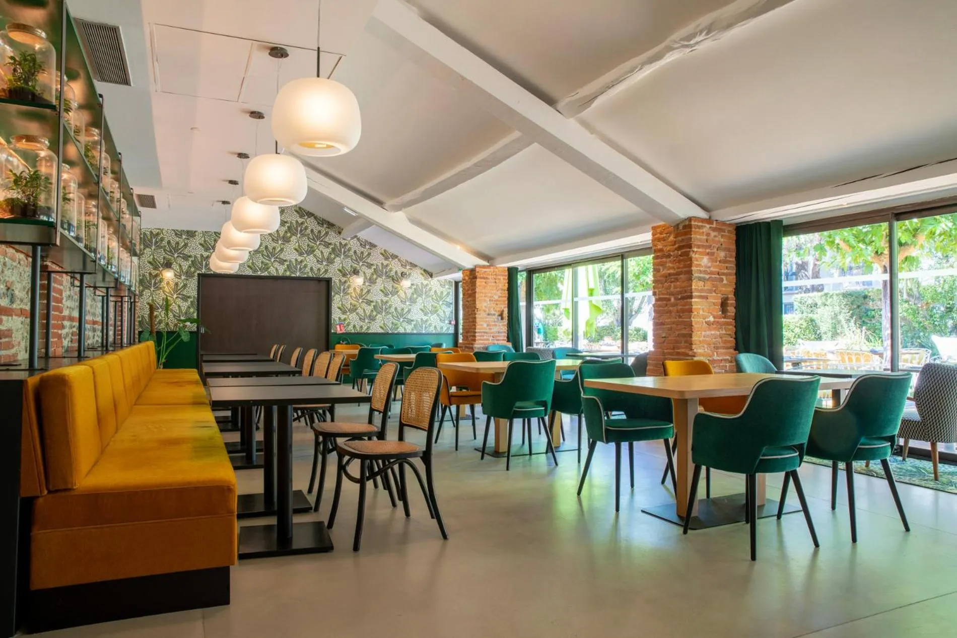 Restaurant/places to eat in Hôtel Résidence Les Pins Galants