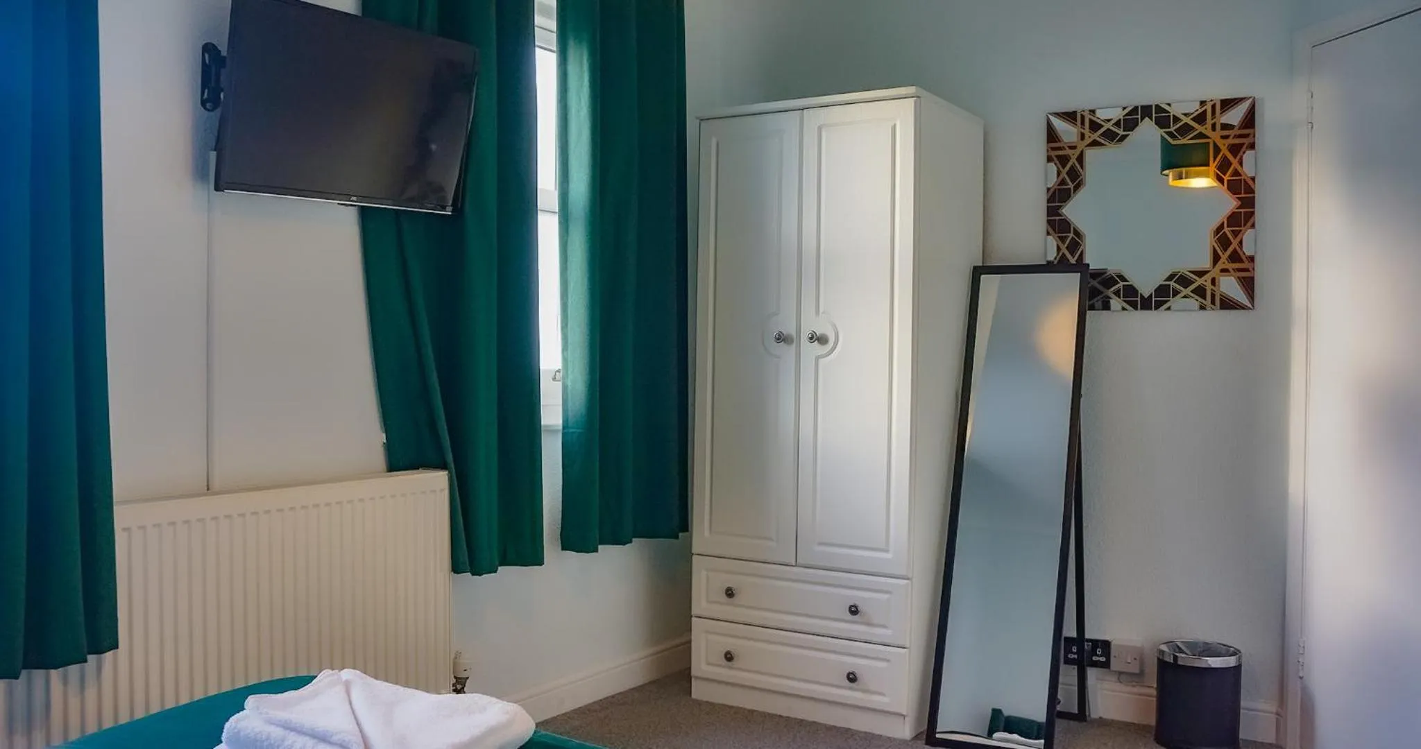 Bedroom, Bed in The Pier Hotel