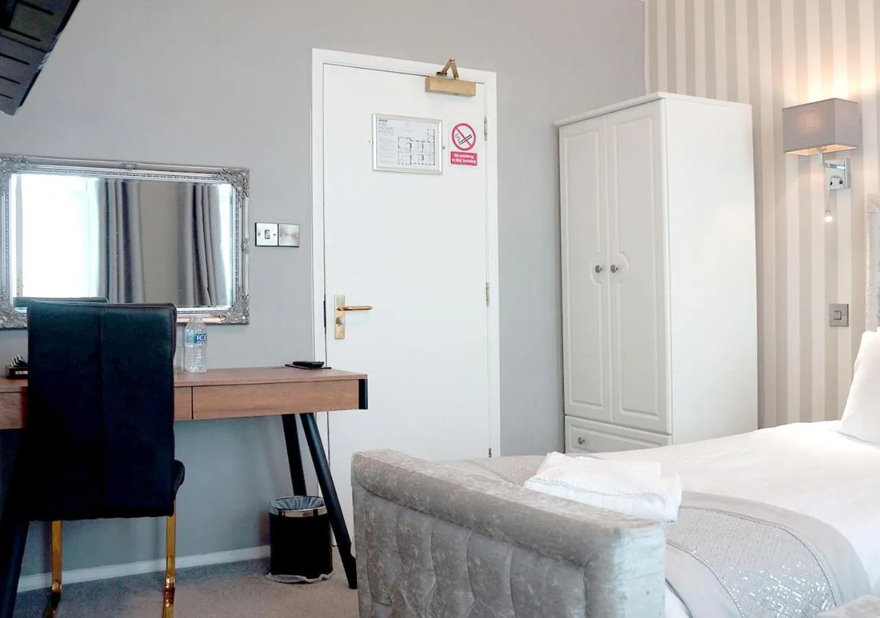 View (from property/room), Bed in The Pier Hotel