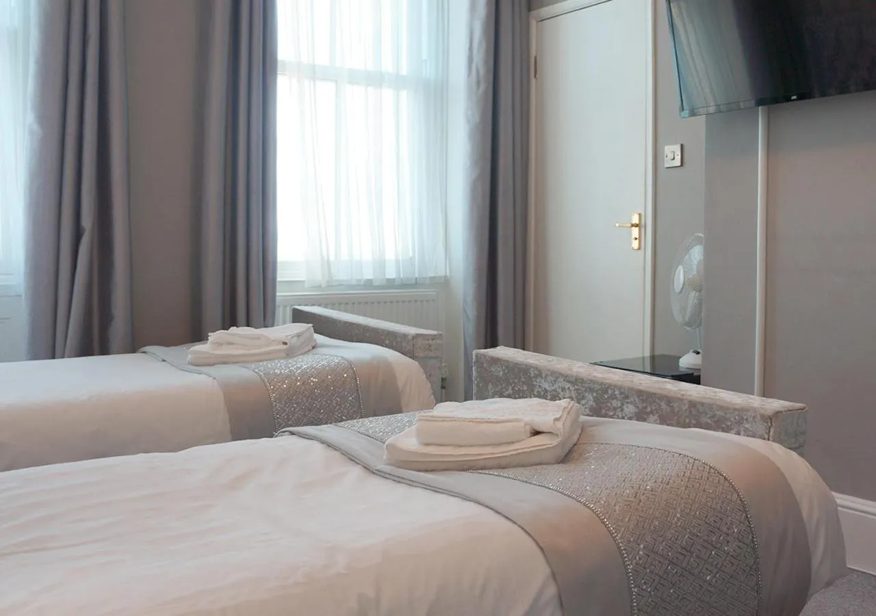 Bedroom, Bed in The Pier Hotel