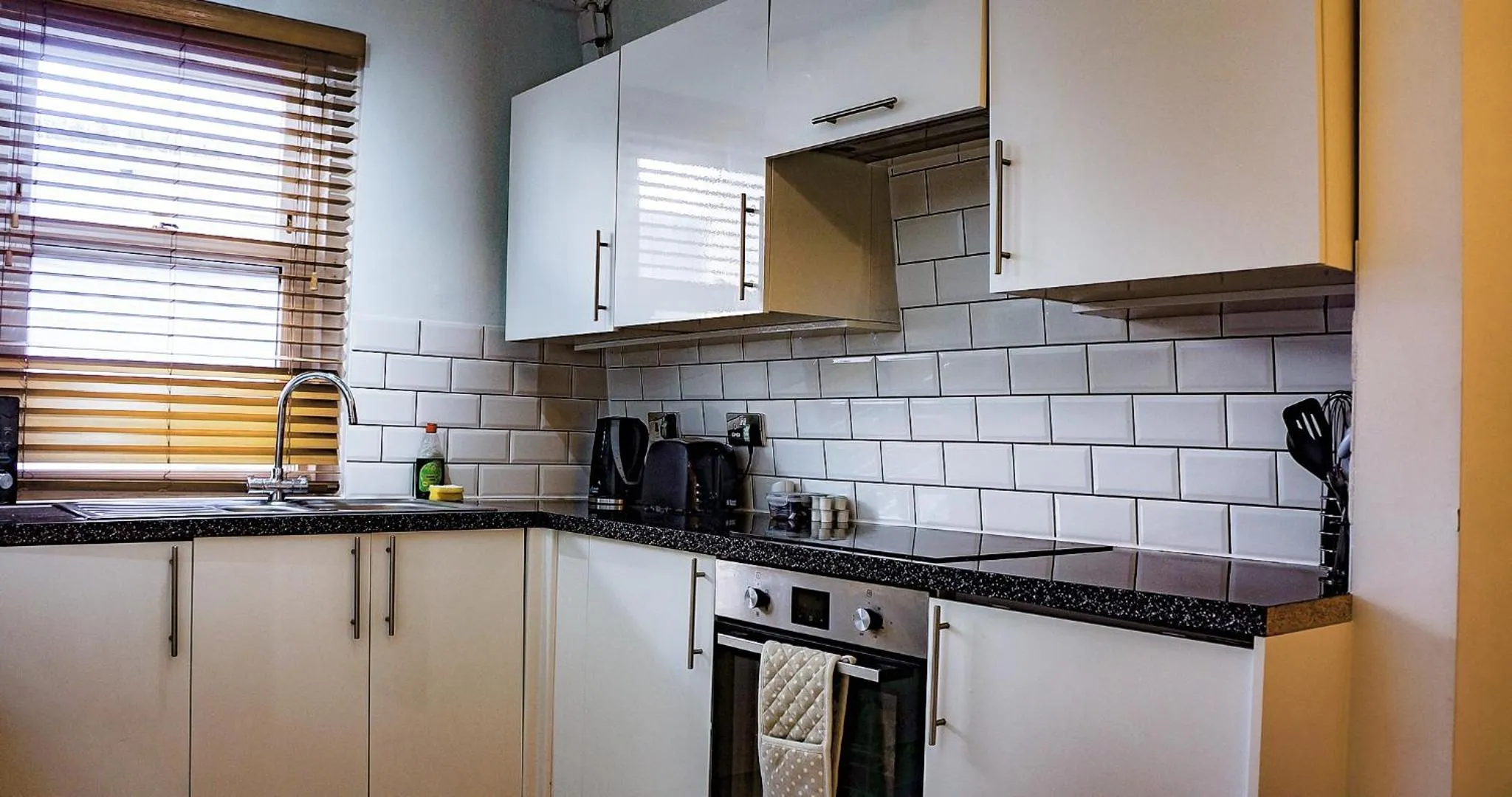 Kitchen or kitchenette in The Pier Hotel