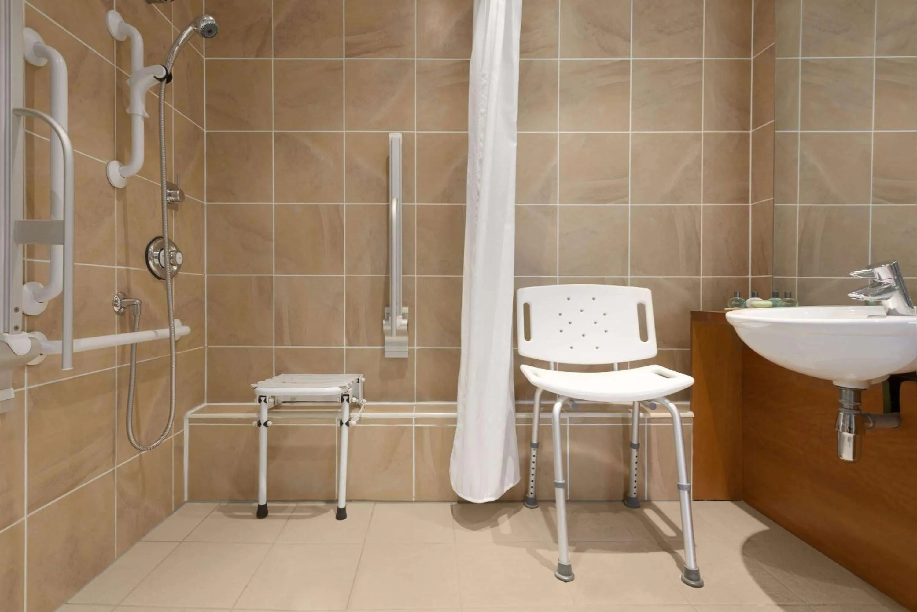 Bathroom in Ramada Plaza Wrexham