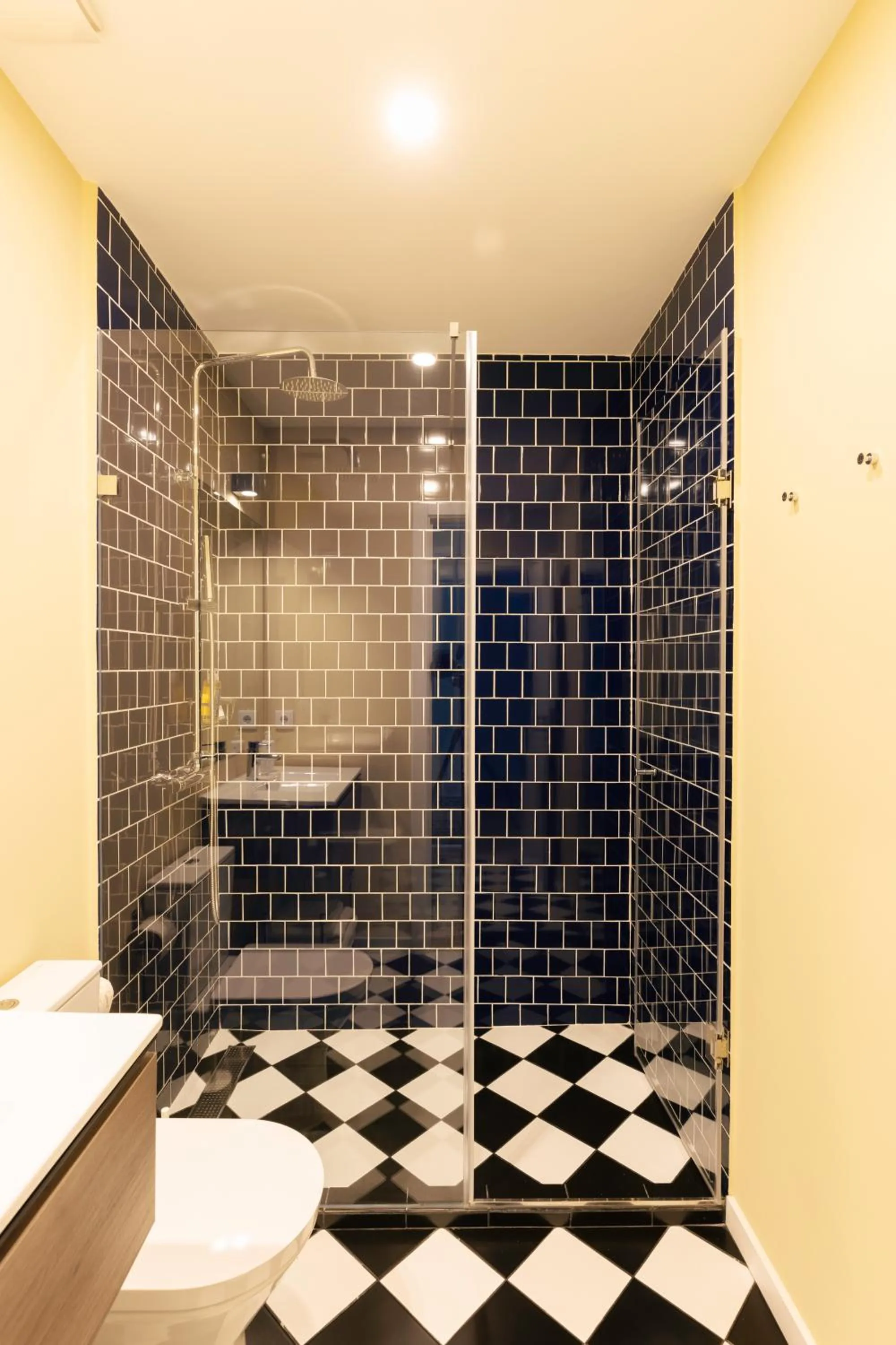 Shower in Esqina Urban Lodge