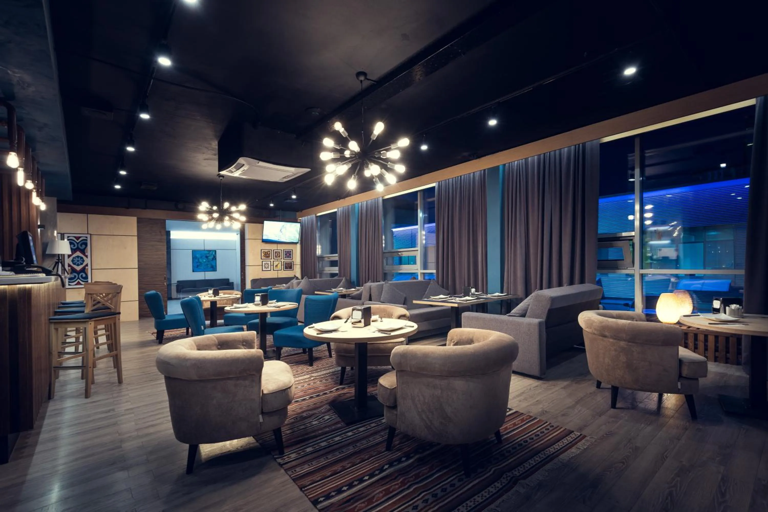 Restaurant/places to eat in AYKUN Hotel by AG Hotels Group