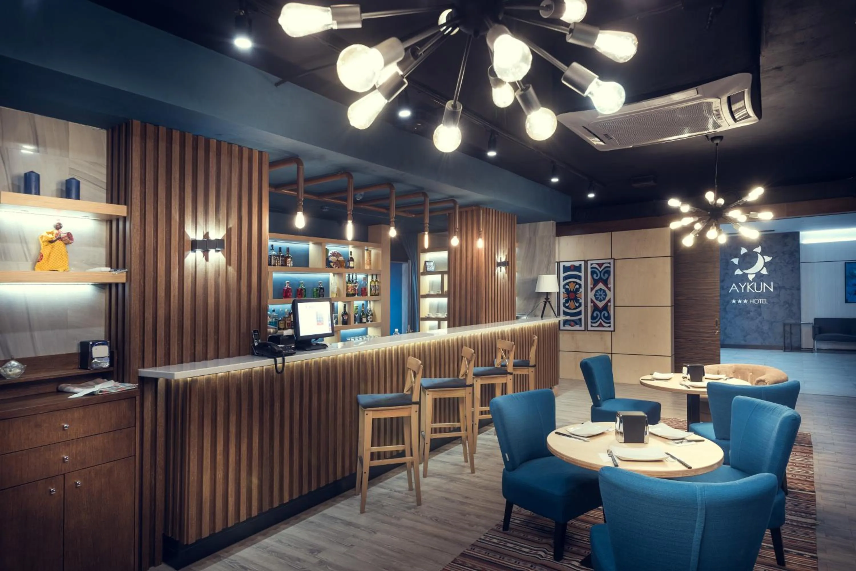 Restaurant/places to eat in AYKUN Hotel by AG Hotels Group
