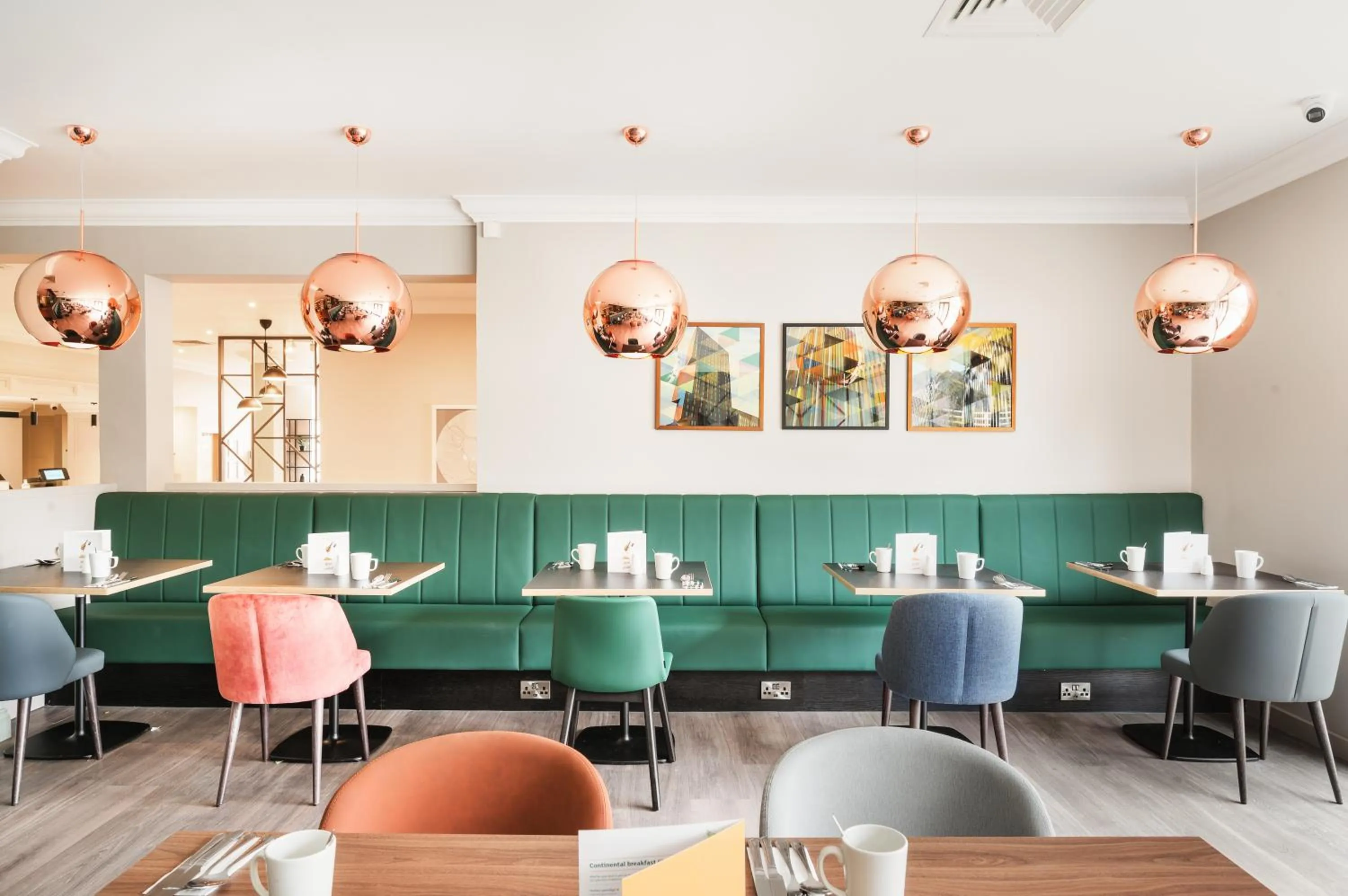 Restaurant/places to eat in Holiday Inn Leeds-Wakefield M1 Jct40 by IHG