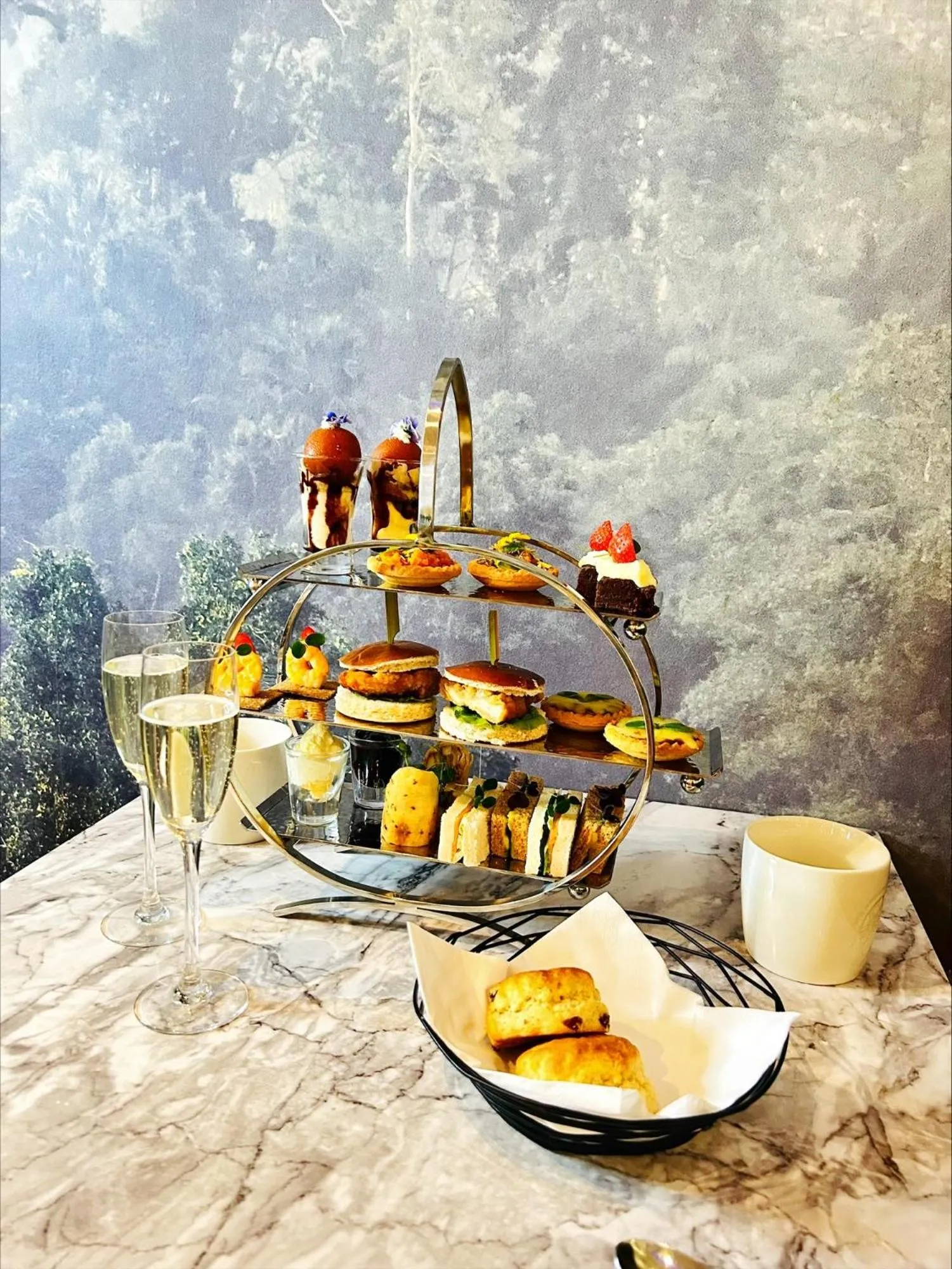 Restaurant/places to eat in Best Western London Heathrow Ariel Hotel