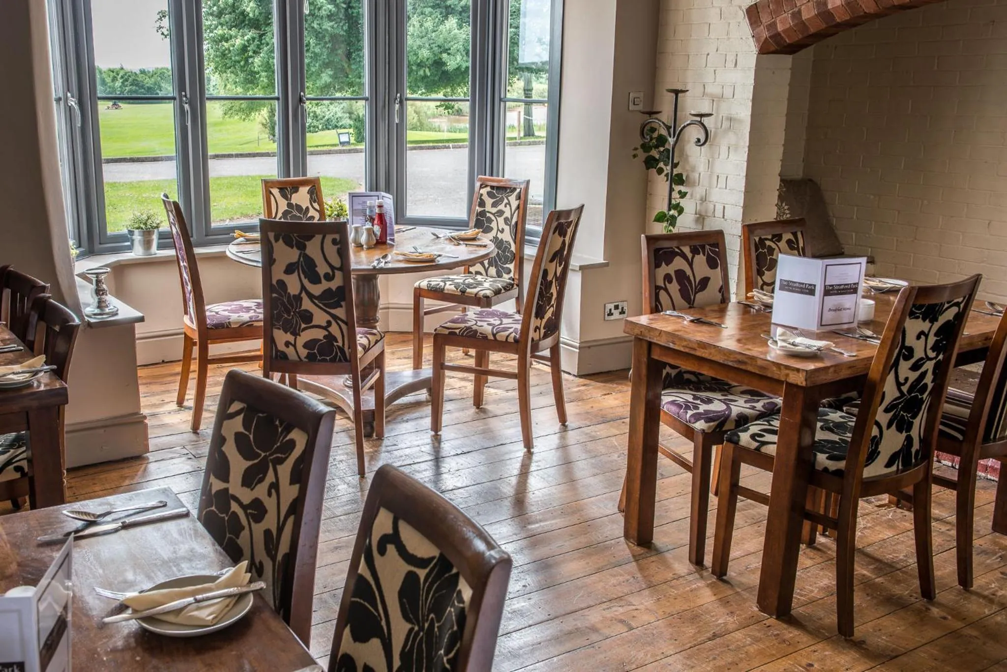 Restaurant/places to eat in The Stratford Park Hotel & Golf Club