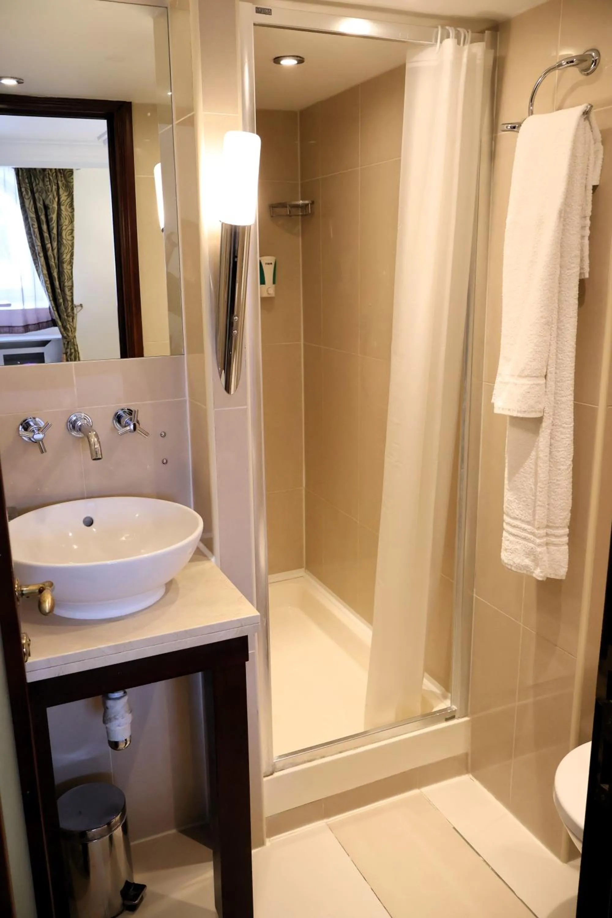 Toilet in Dreamtel London Kensington