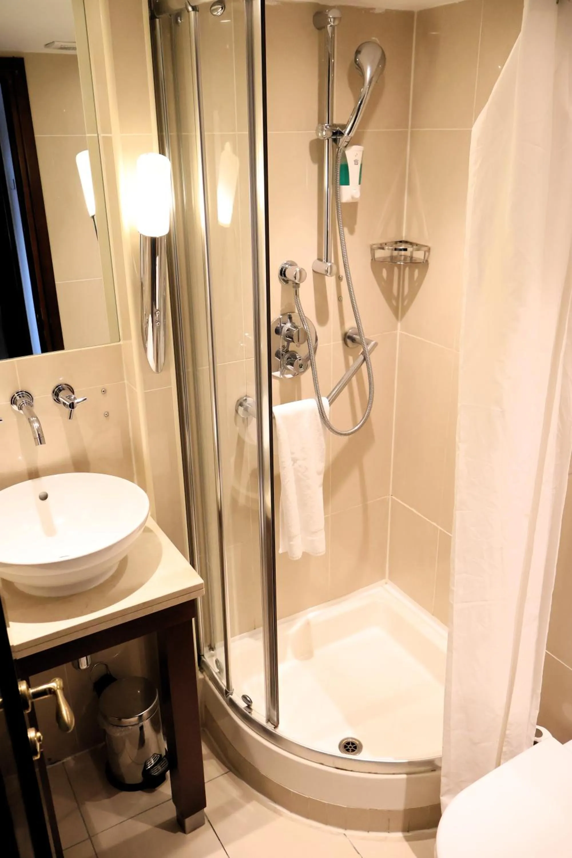 Toilet in Dreamtel London Kensington