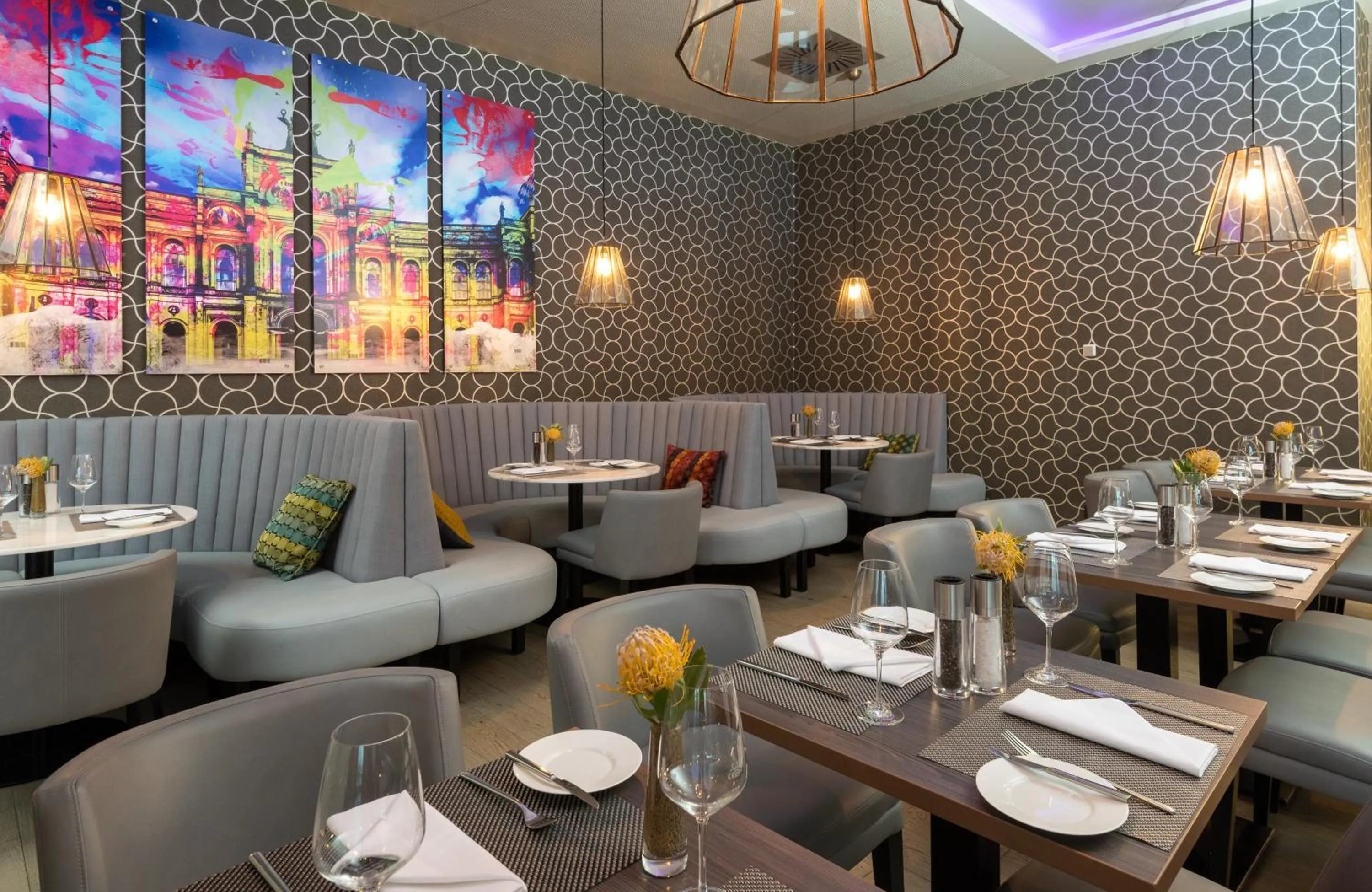 Restaurant/places to eat in Leonardo Hotel Munich City East