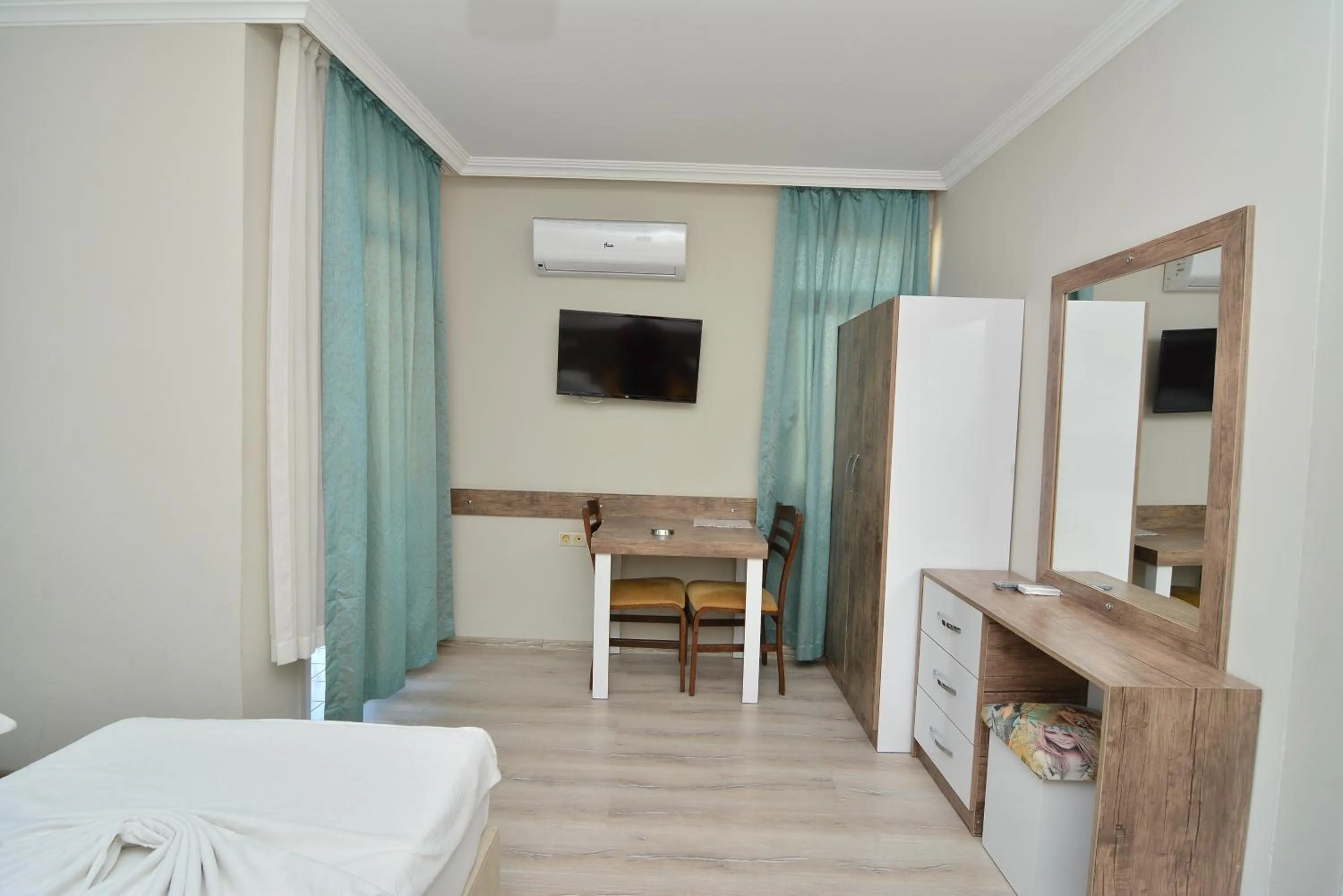 TV and multimedia, Bed in Cleopatra King Apart