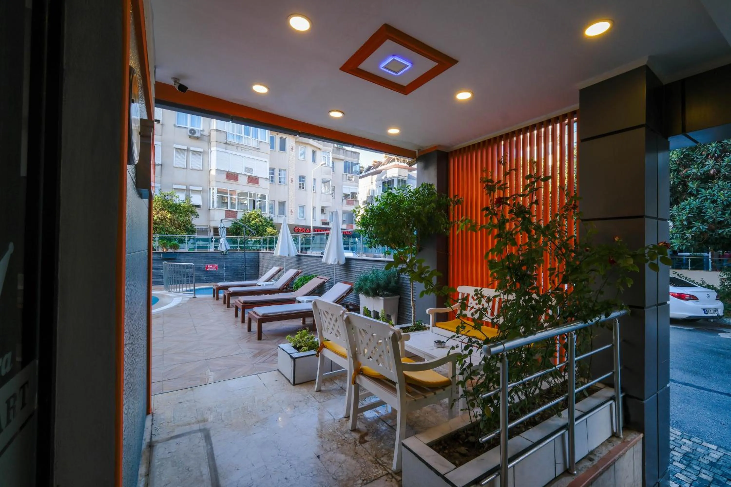 sunbed in Cleopatra King Apart