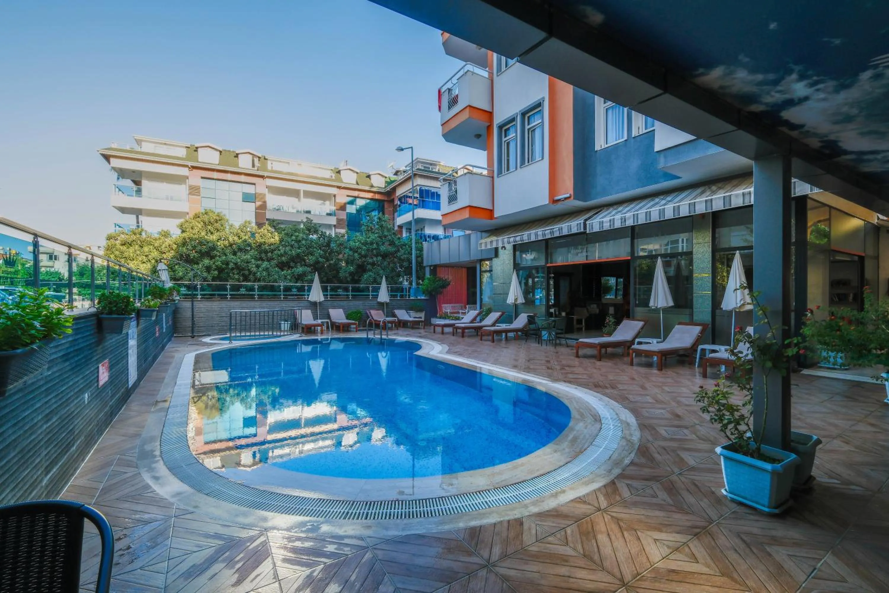 Property building in Cleopatra King Apart