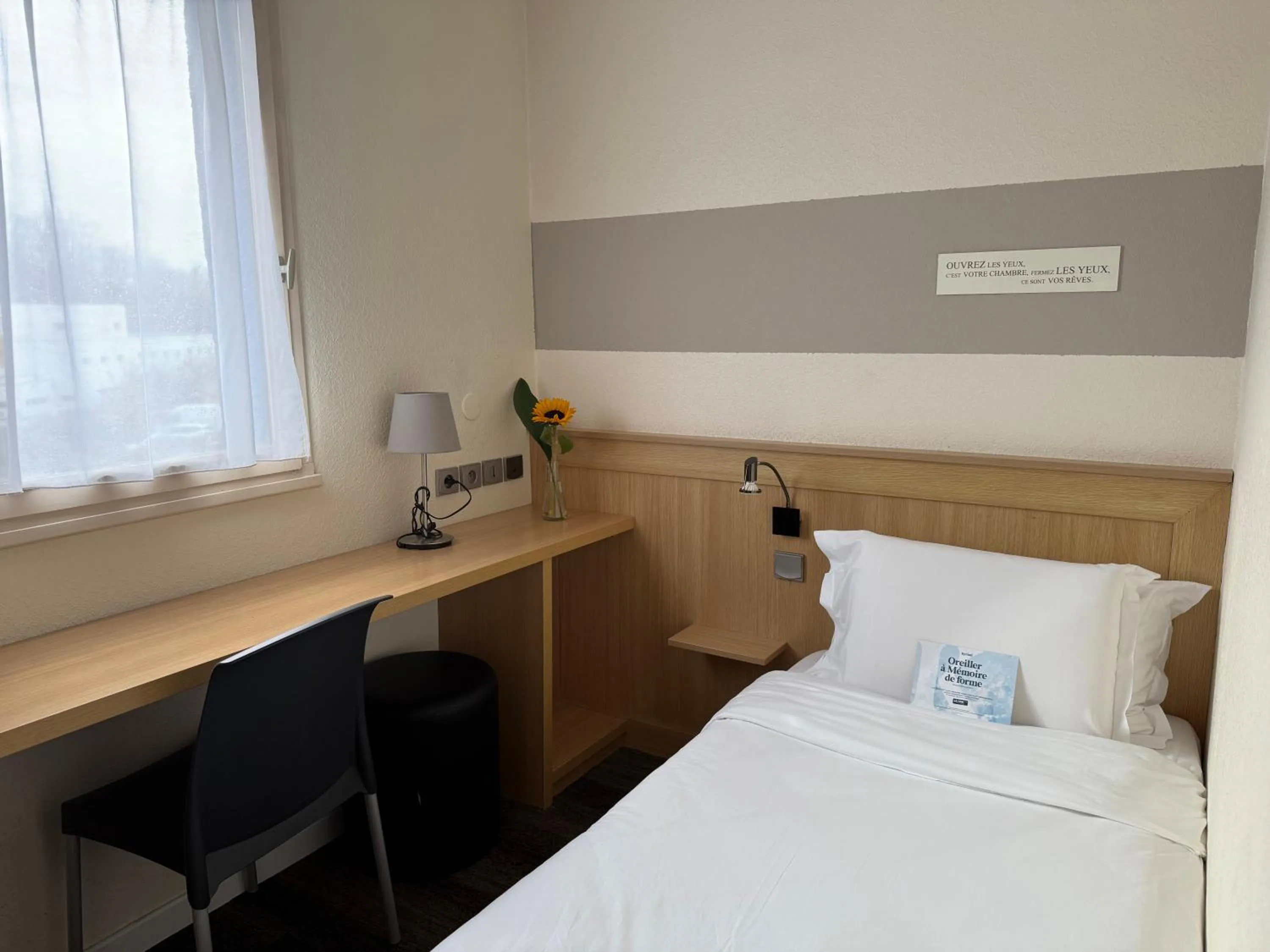 Bed in Kyriad Rennes Sud - Cesson Chantepie