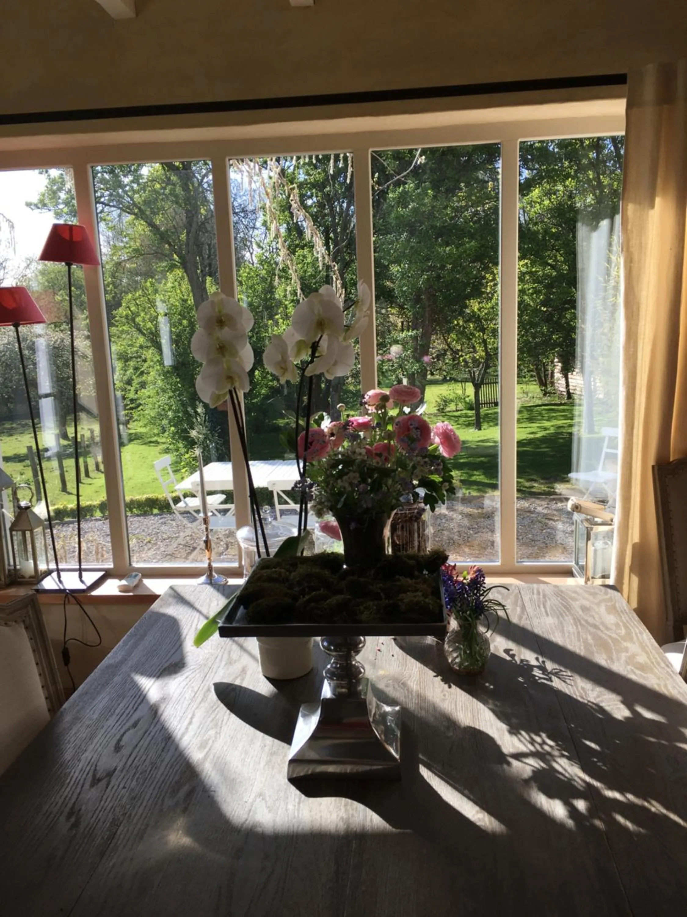 Communal lounge/ TV room in Le Prince Gourmand