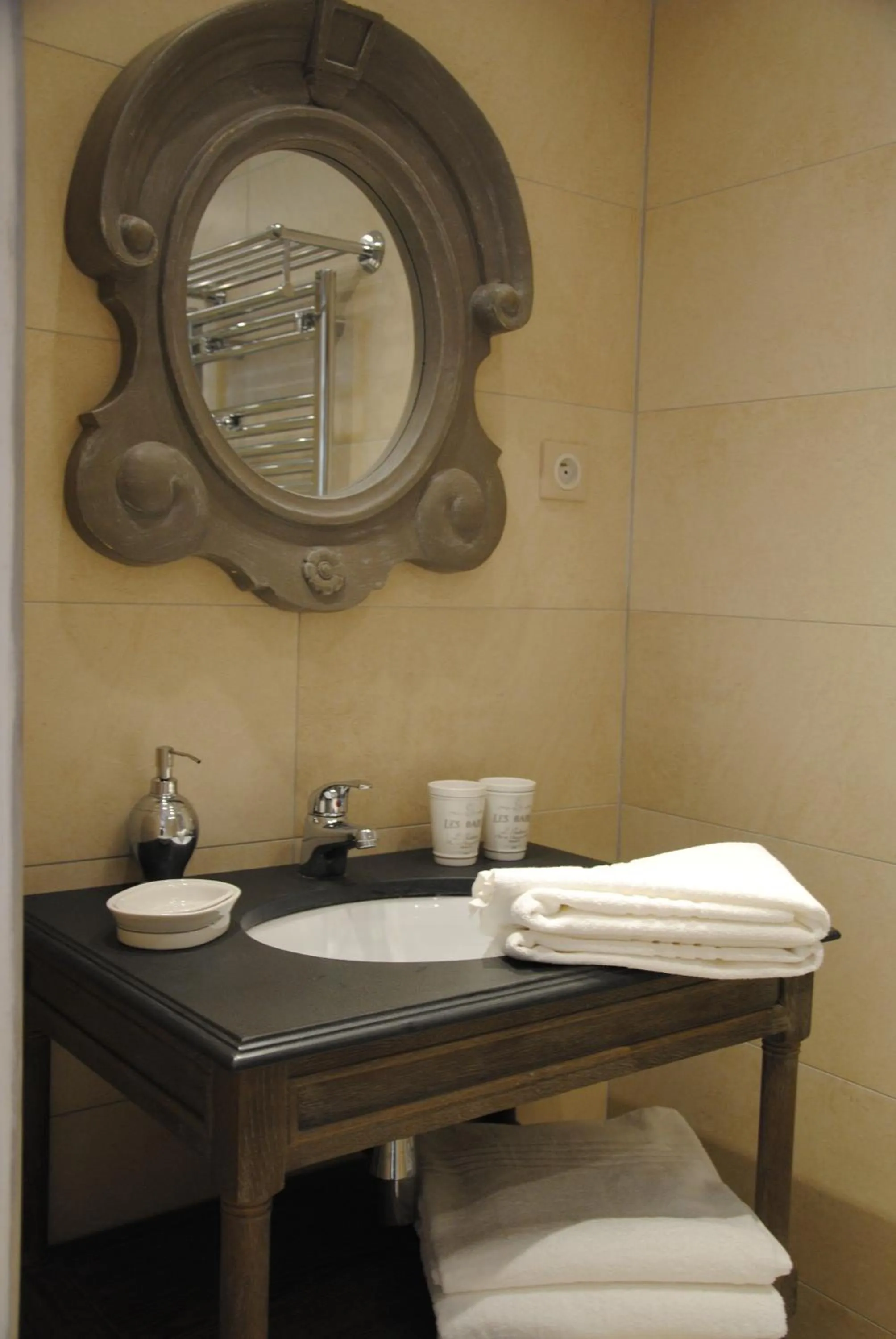 Bathroom in Le Prince Gourmand