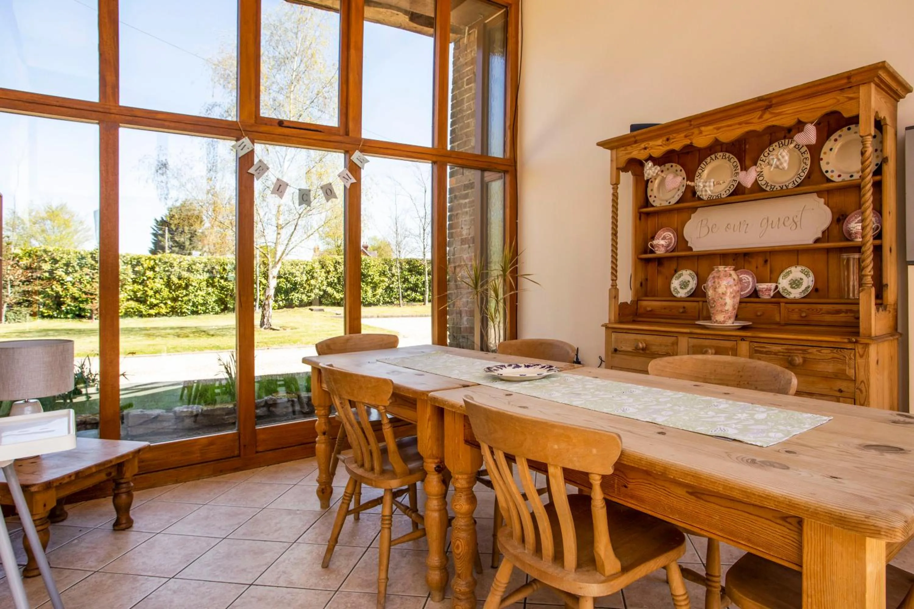 Lobby or reception in Bridge Farm Holiday Cottages